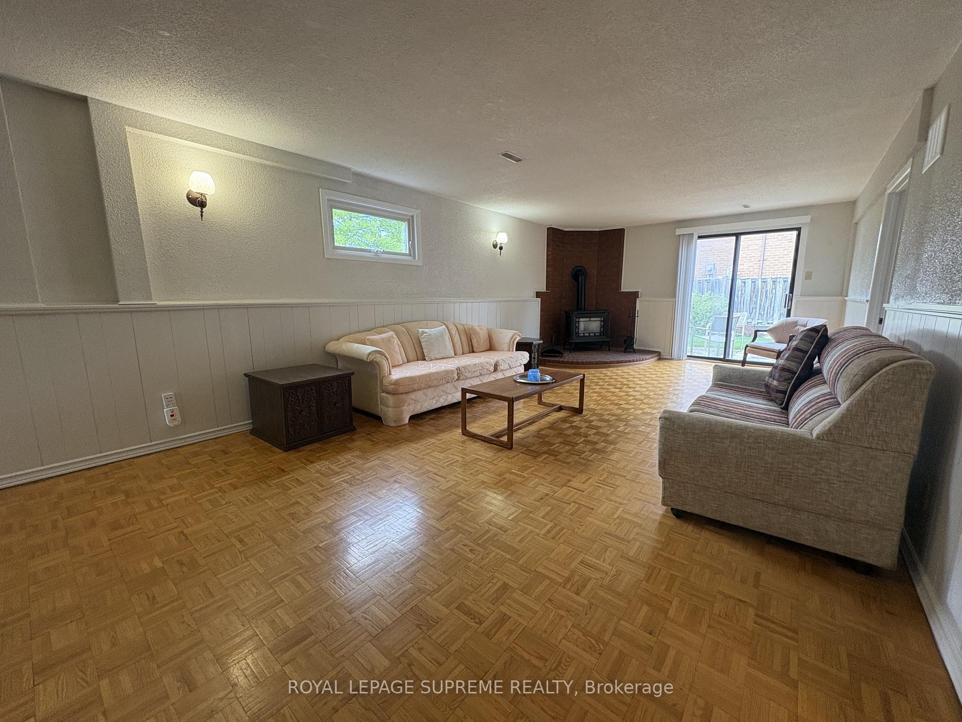 966 Lovingston Crescent