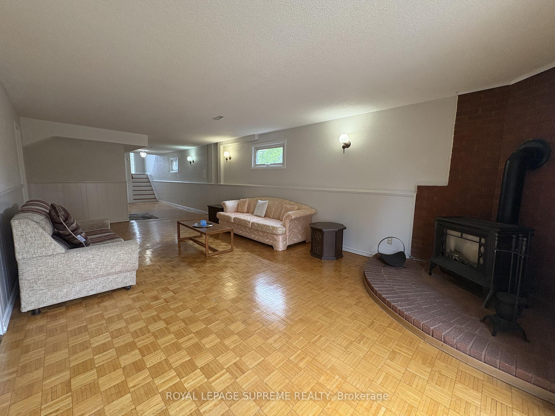 966 Lovingston Crescent