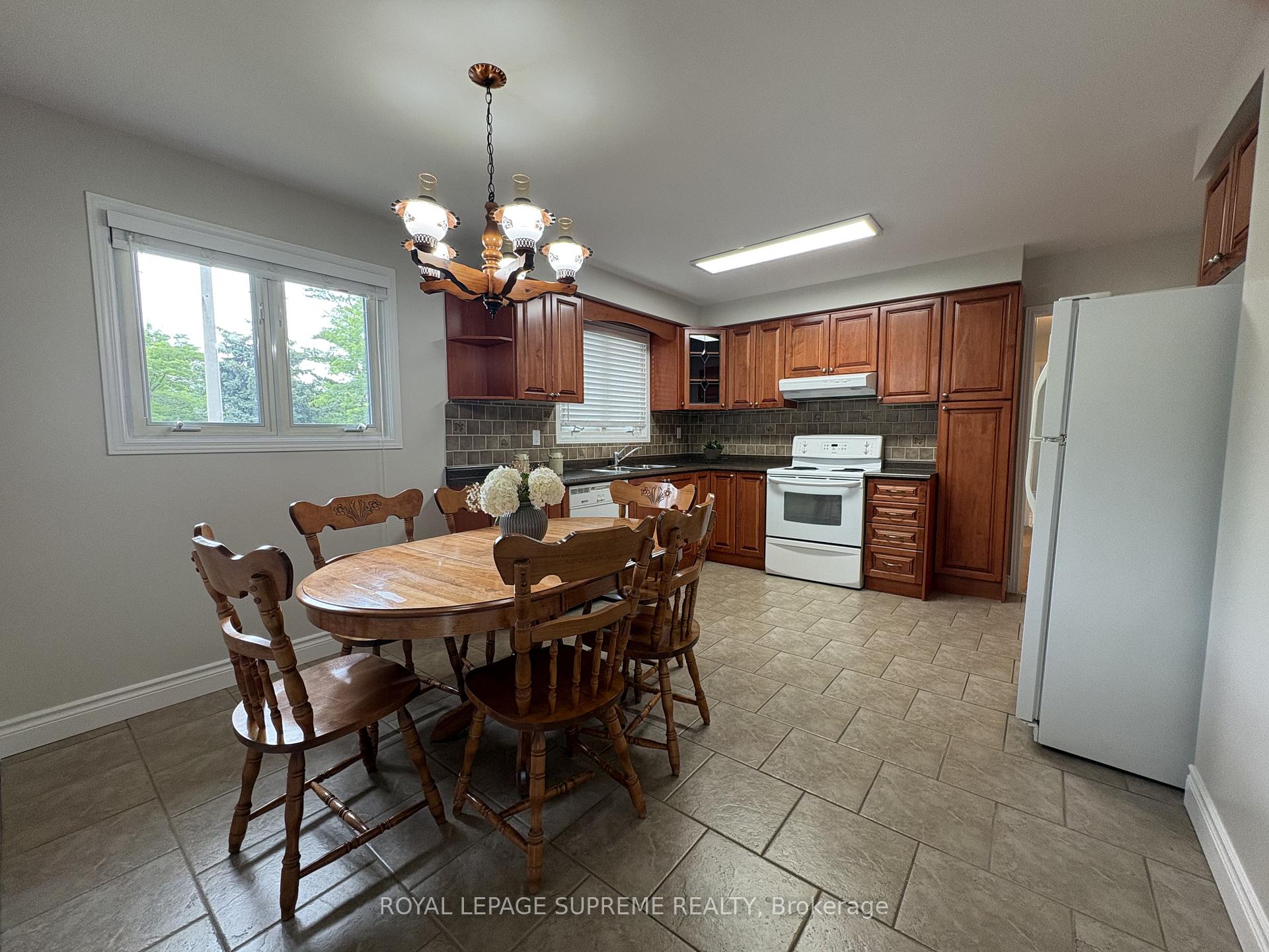 966 Lovingston Crescent