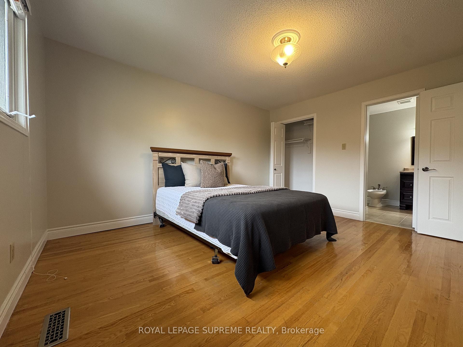 966 Lovingston Crescent