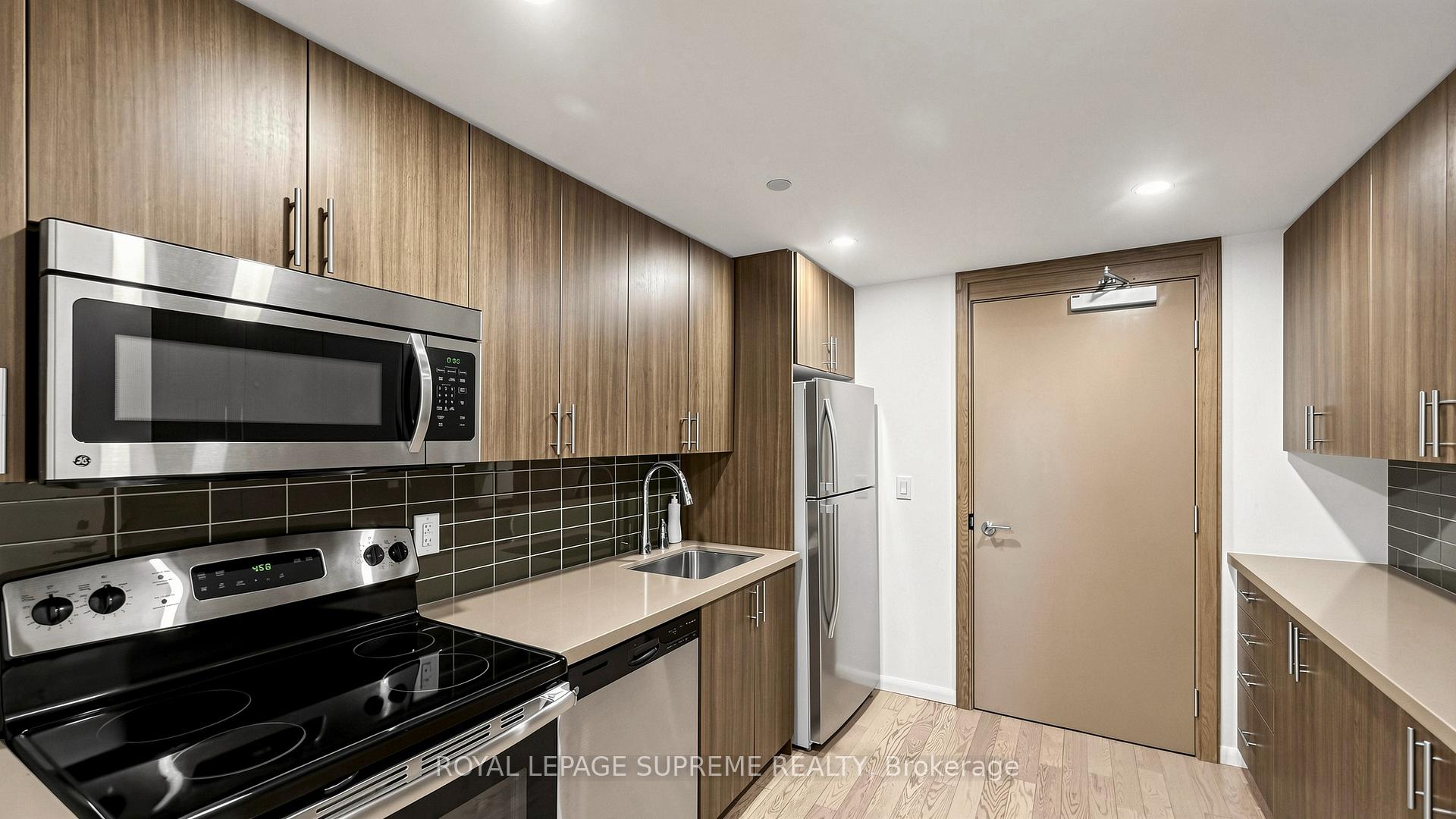 830 W Lawrence Avenue W 2702, Toronto Unit: 2702