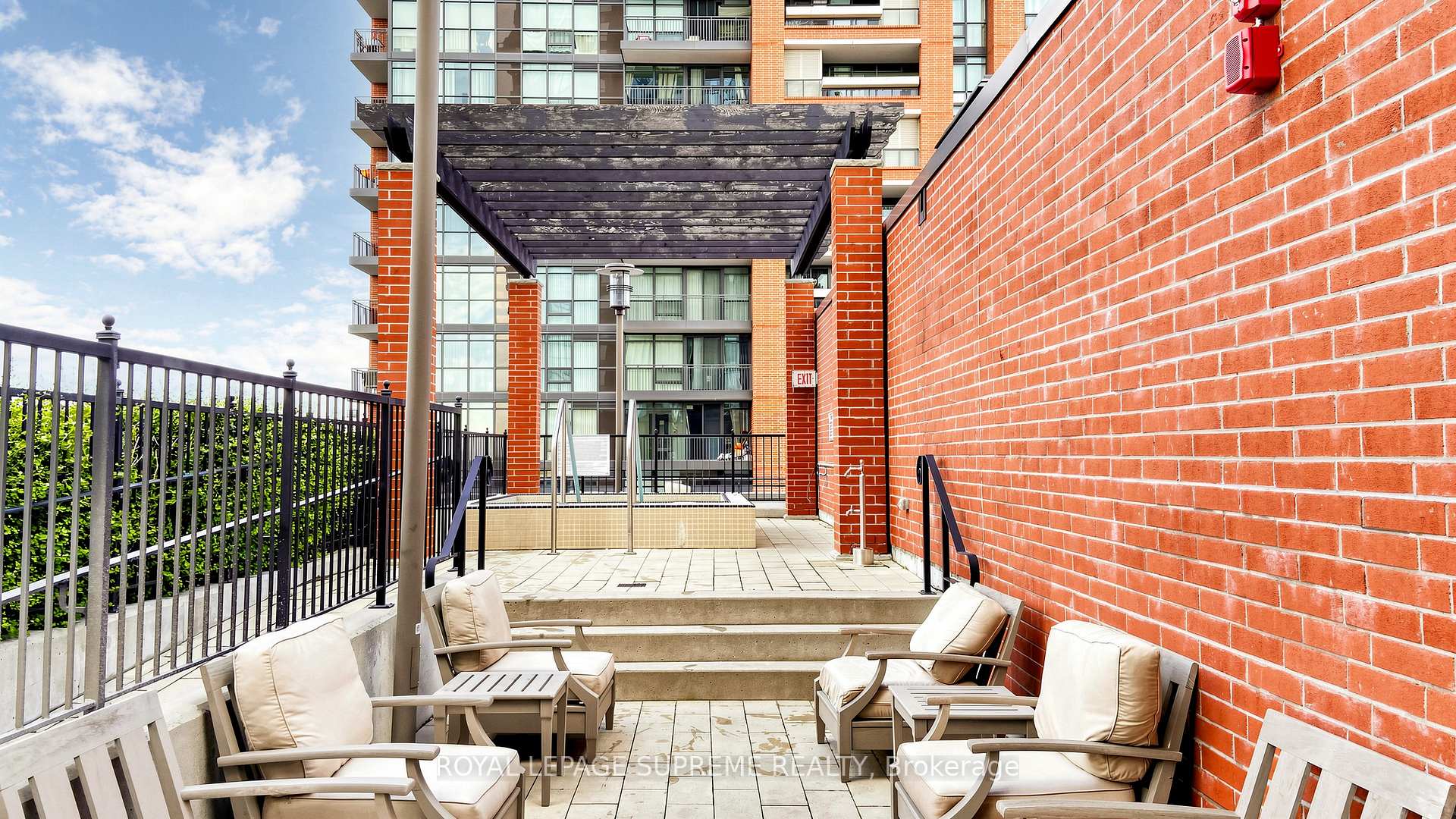 830 W Lawrence Avenue W 2702, Toronto Unit: 2702