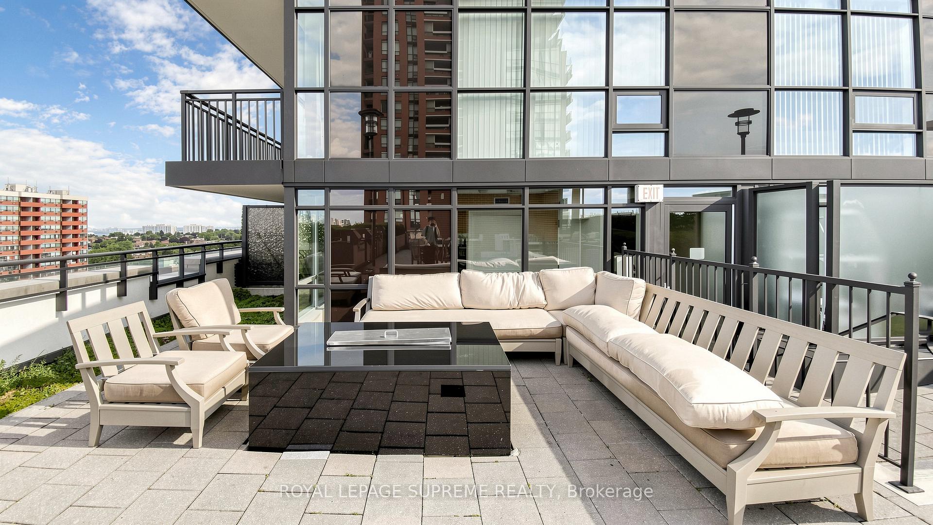 830 W Lawrence Avenue W 2702, Toronto Unit: 2702