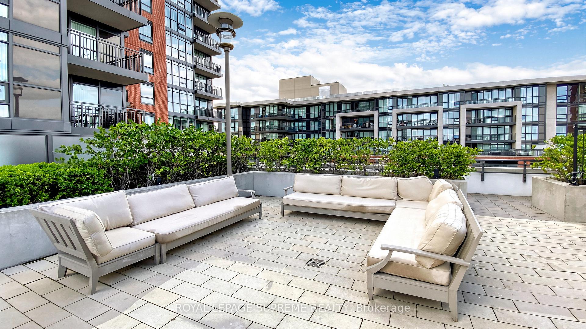 830 W Lawrence Avenue W 2702, Toronto Unit: 2702