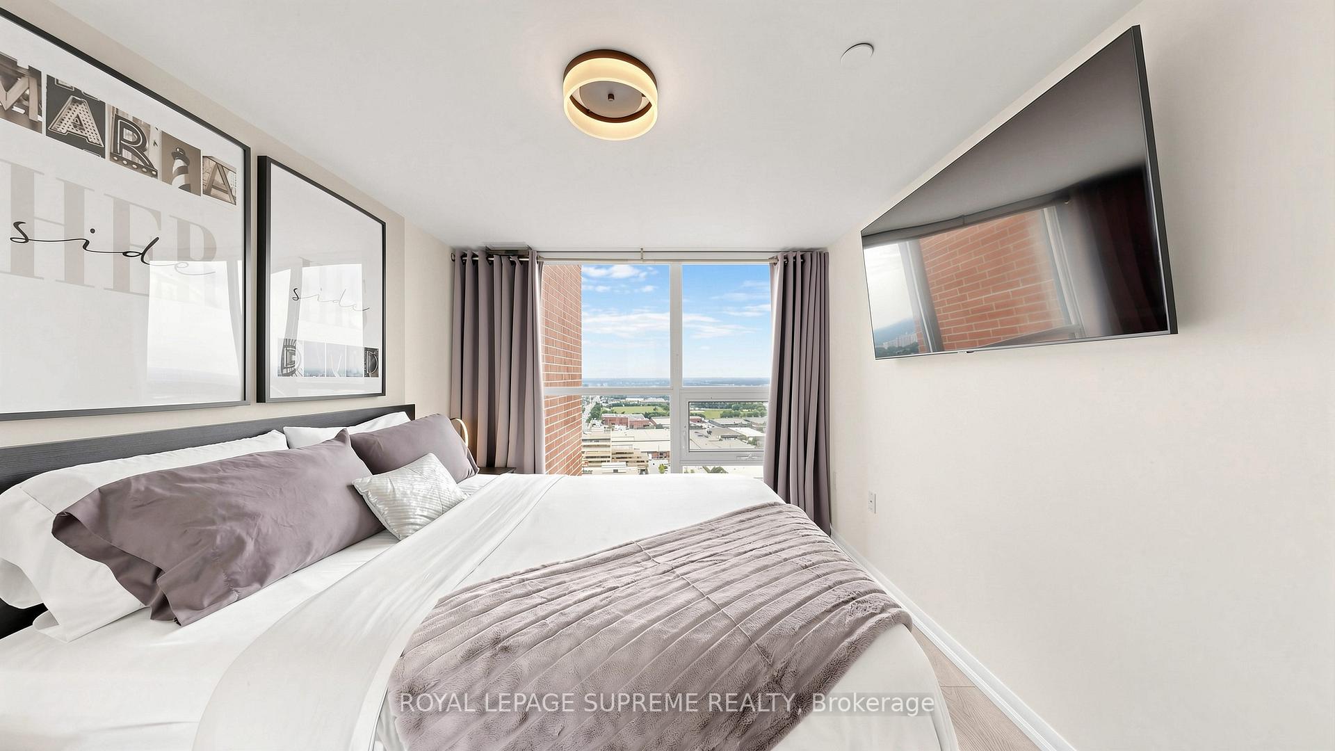 830 W Lawrence Avenue W 2702, Toronto Unit: 2702