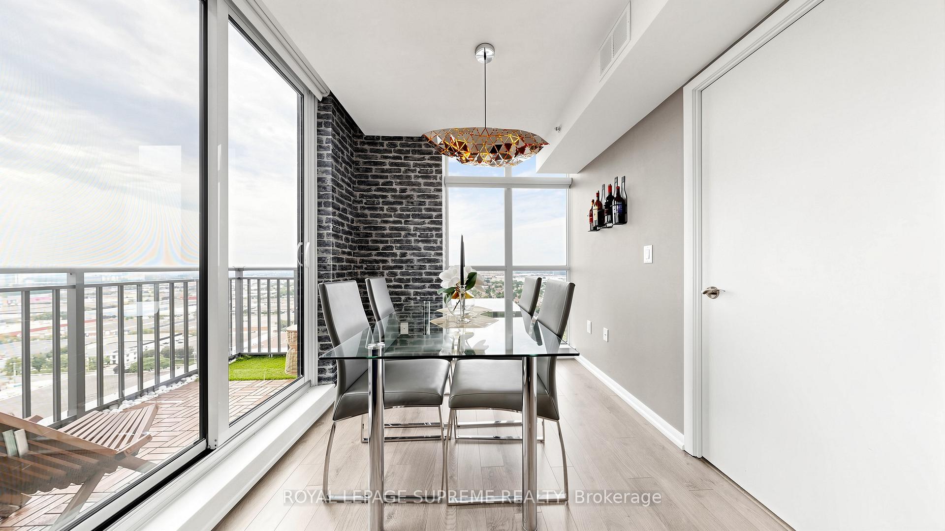 830 W Lawrence Avenue W 2702, Toronto Unit: 2702