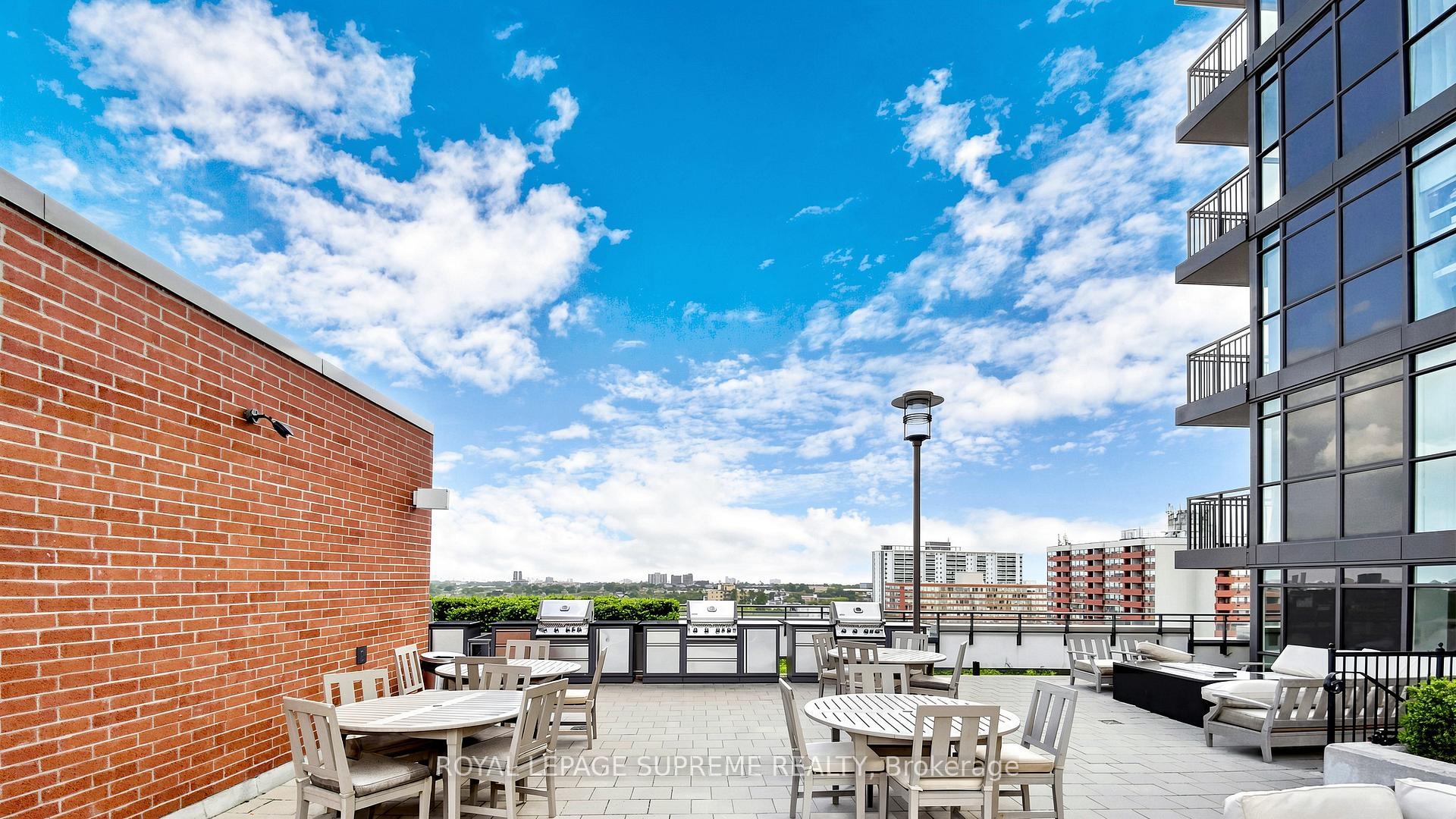 830 W Lawrence Avenue W 2702, Toronto Unit: 2702
