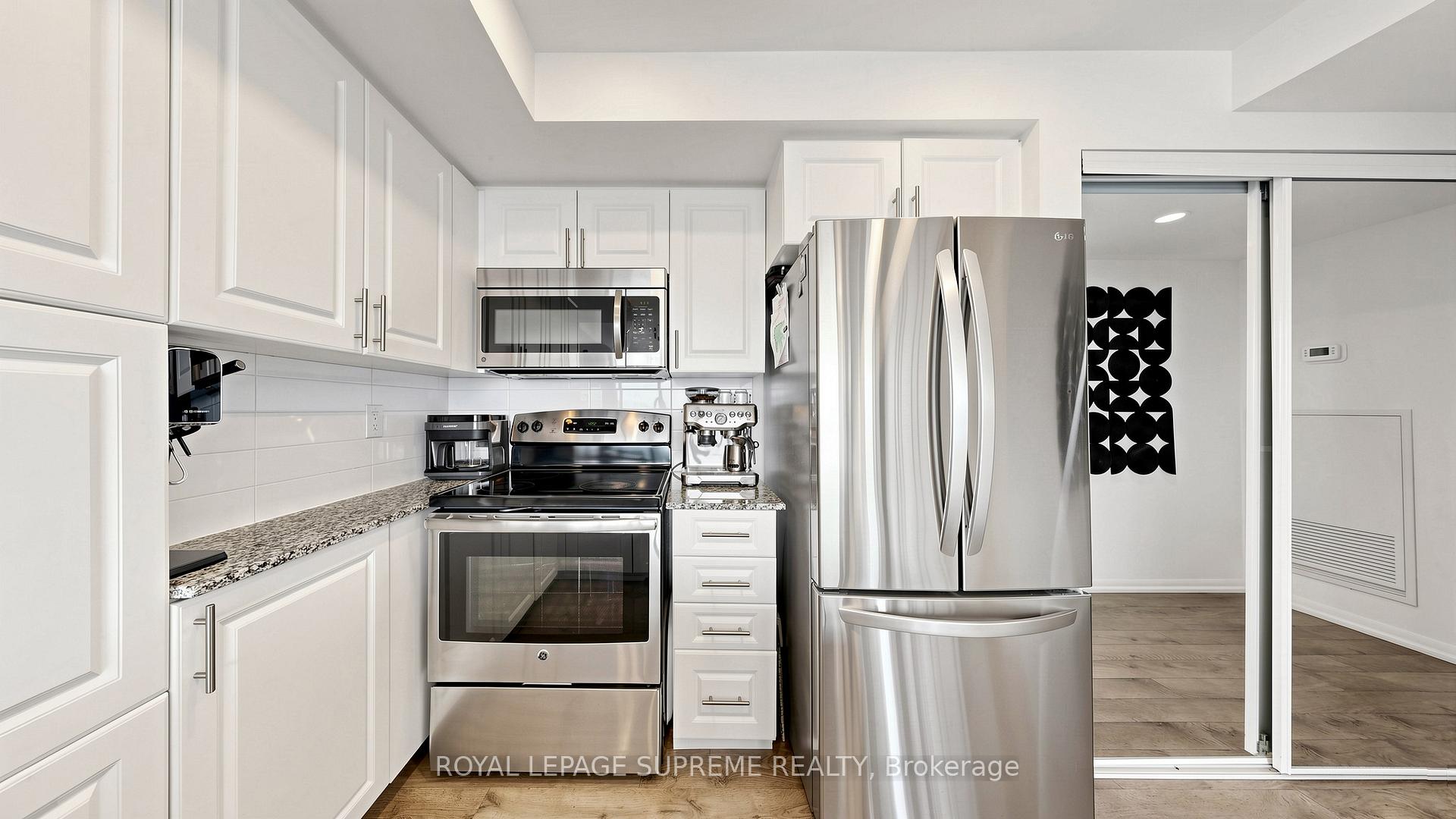 830 W Lawrence Avenue W 2702, Toronto Unit: 2702