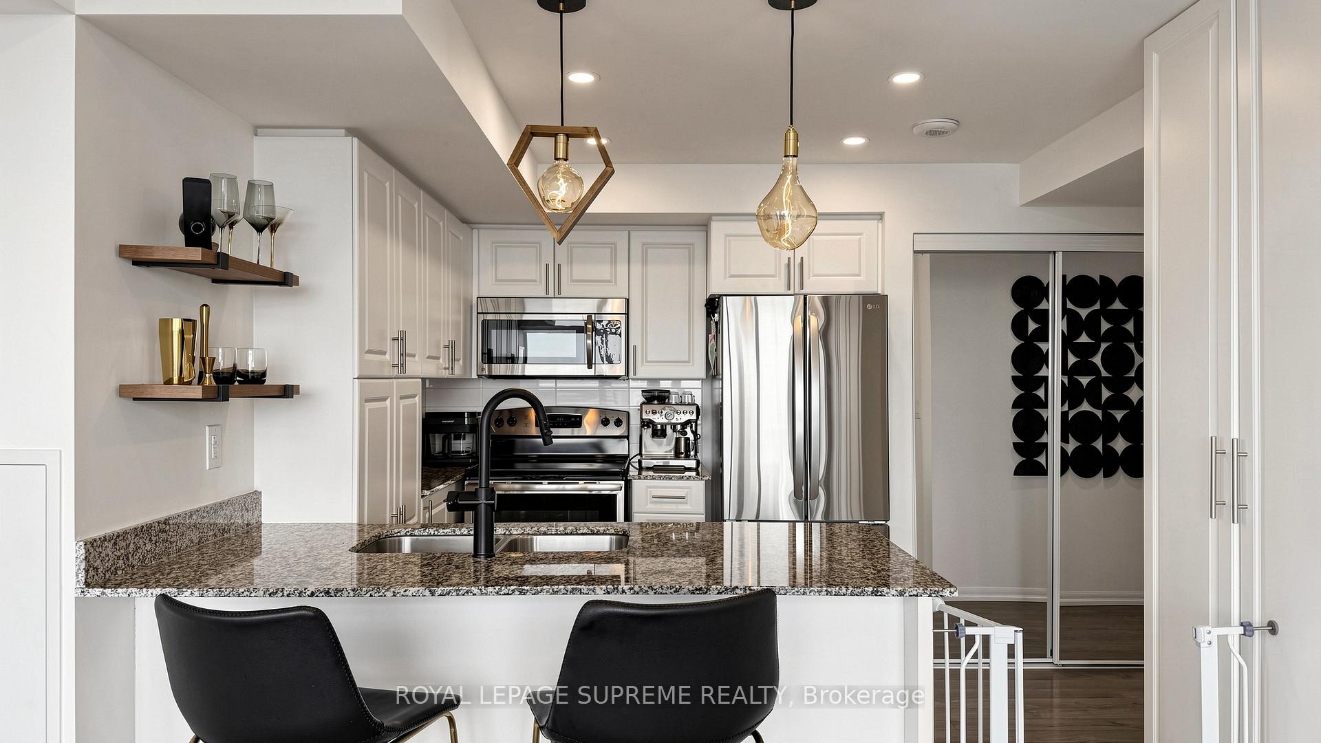 830 W Lawrence Avenue W 2702, Toronto Unit: 2702
