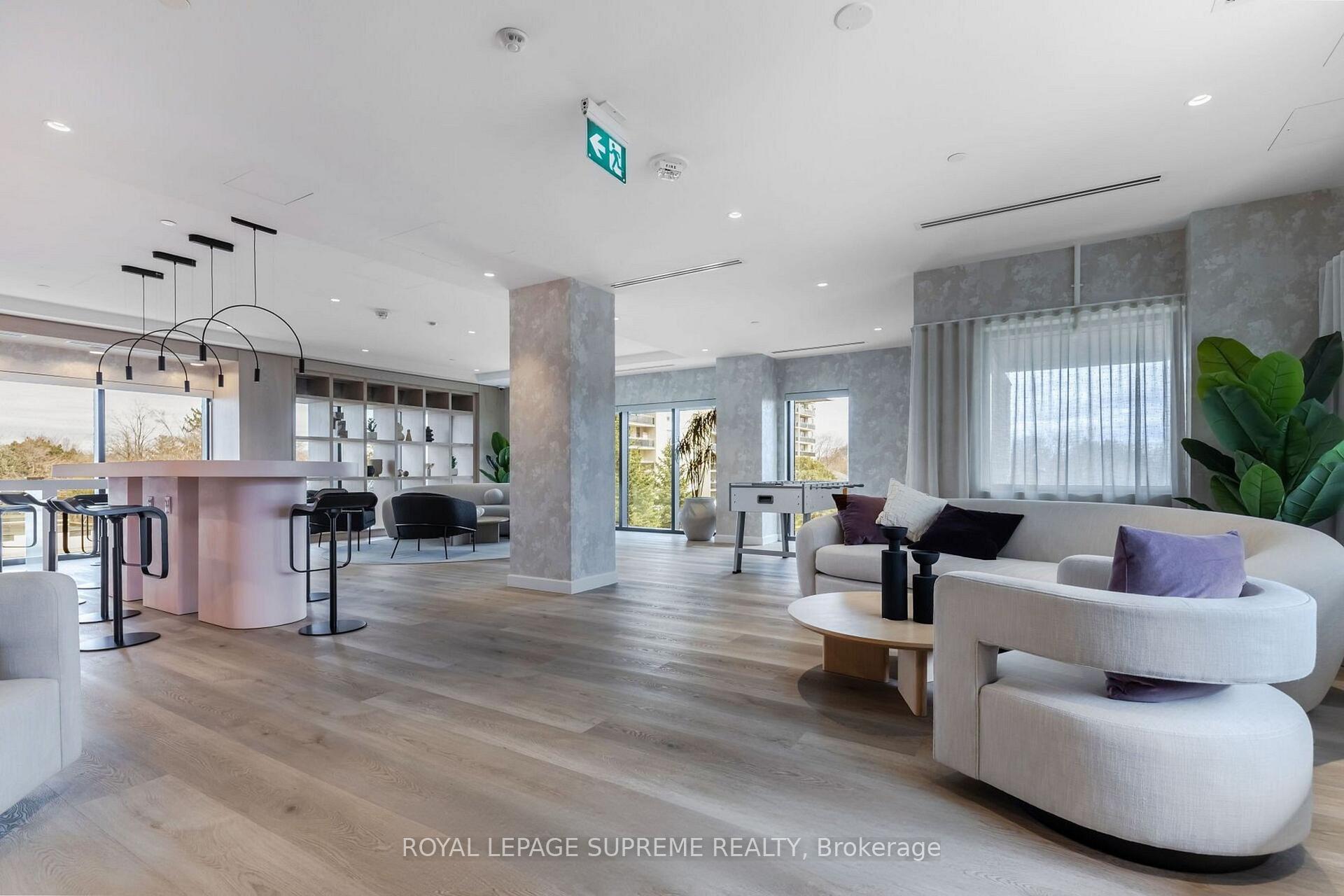86 Dundas Street E 402