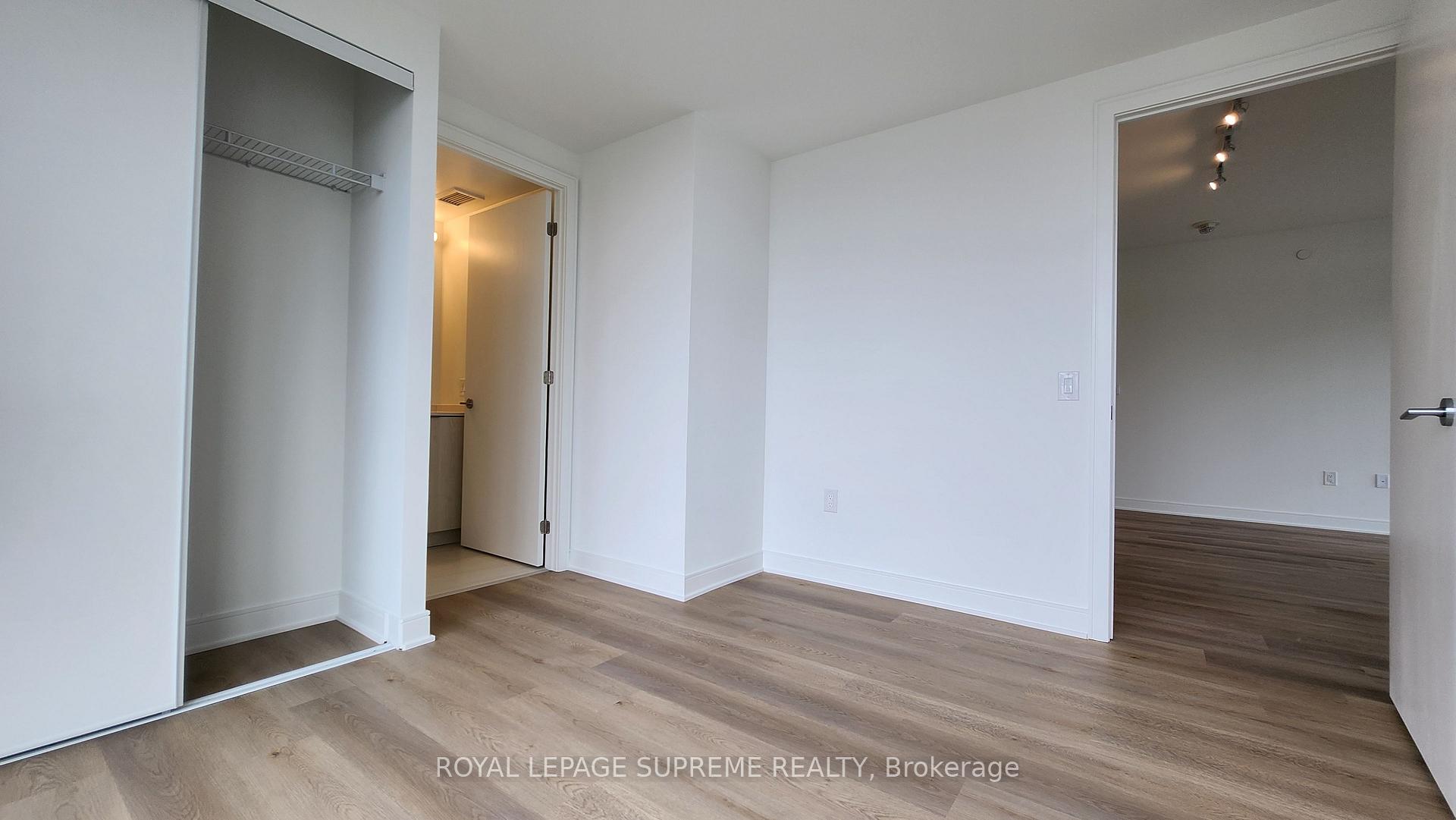 86 Dundas Street E 402