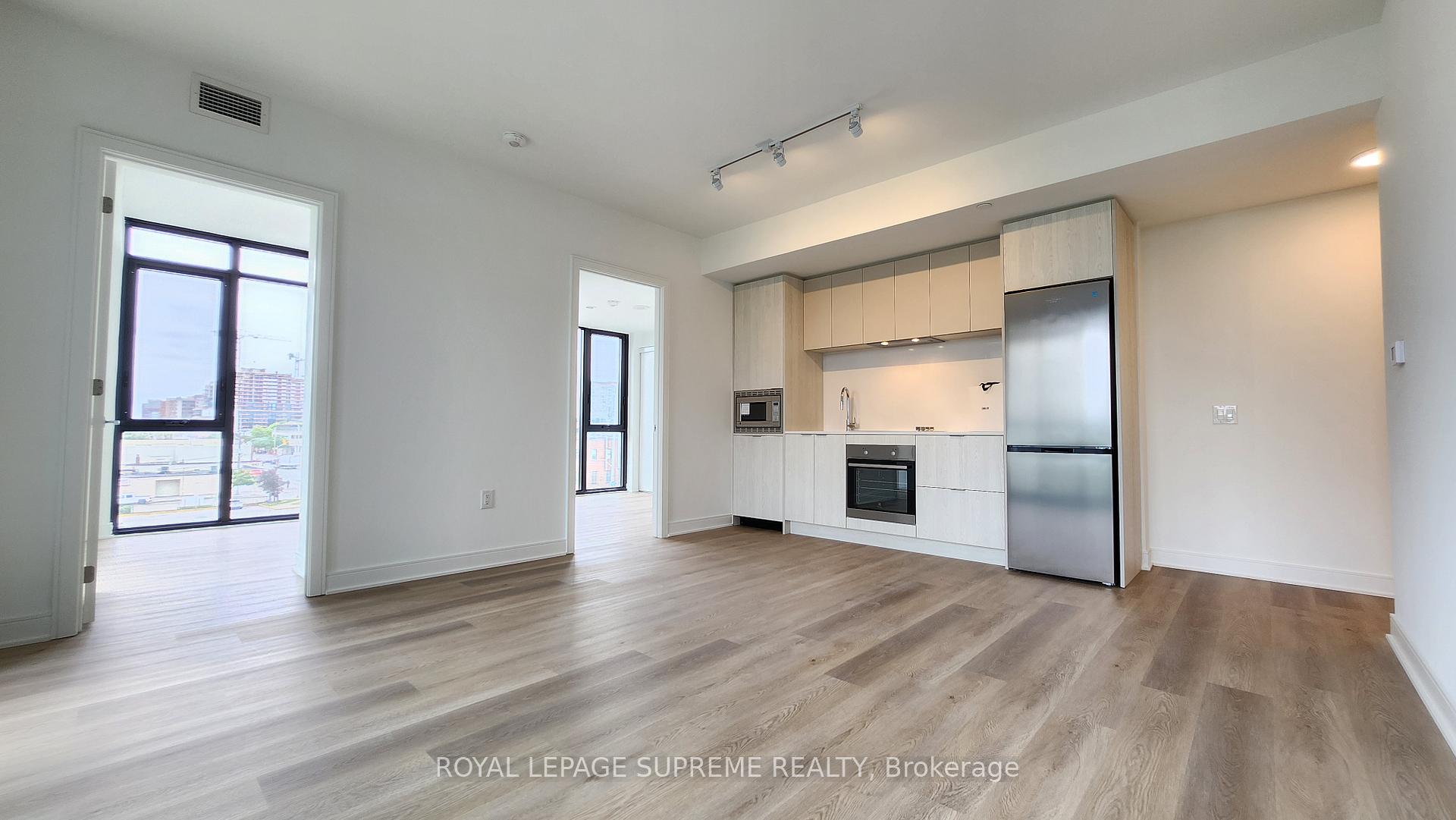 86 Dundas Street E 402