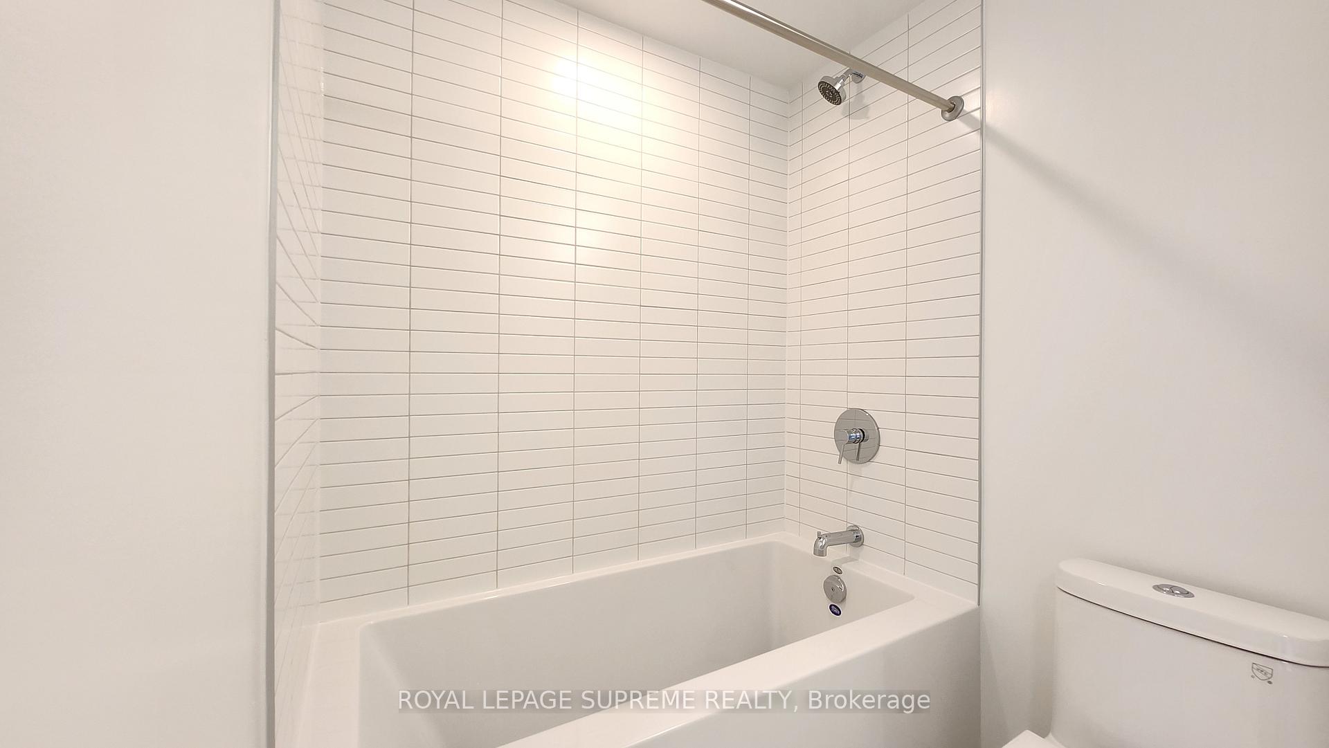 86 Dundas Street E 402