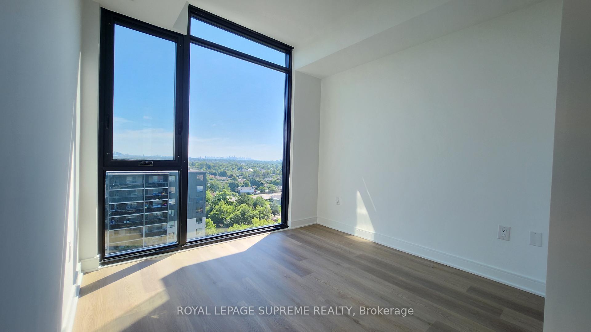 86 Dundas Street E 1212