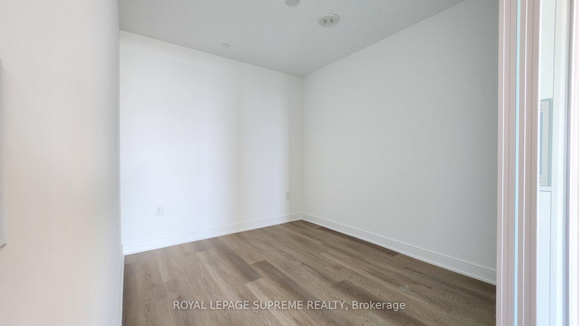86 Dundas Street E 1212