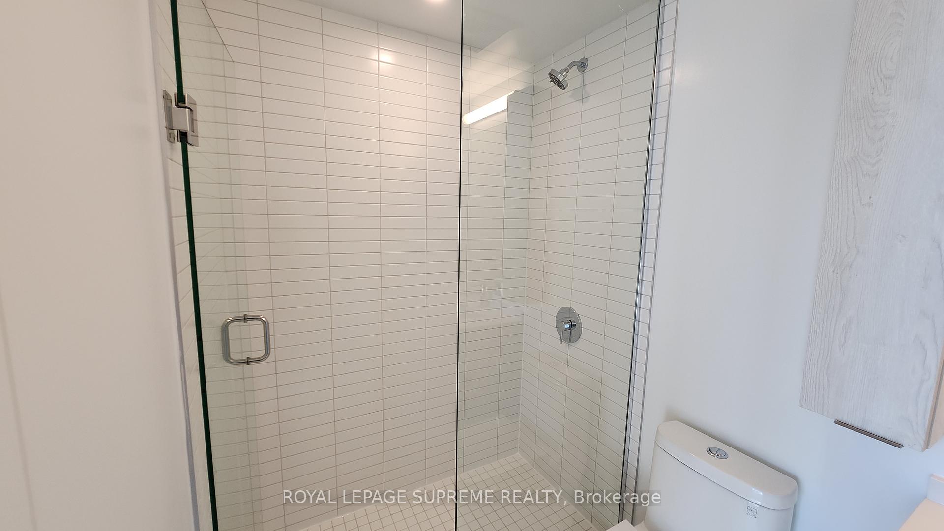 86 Dundas Street E 1212