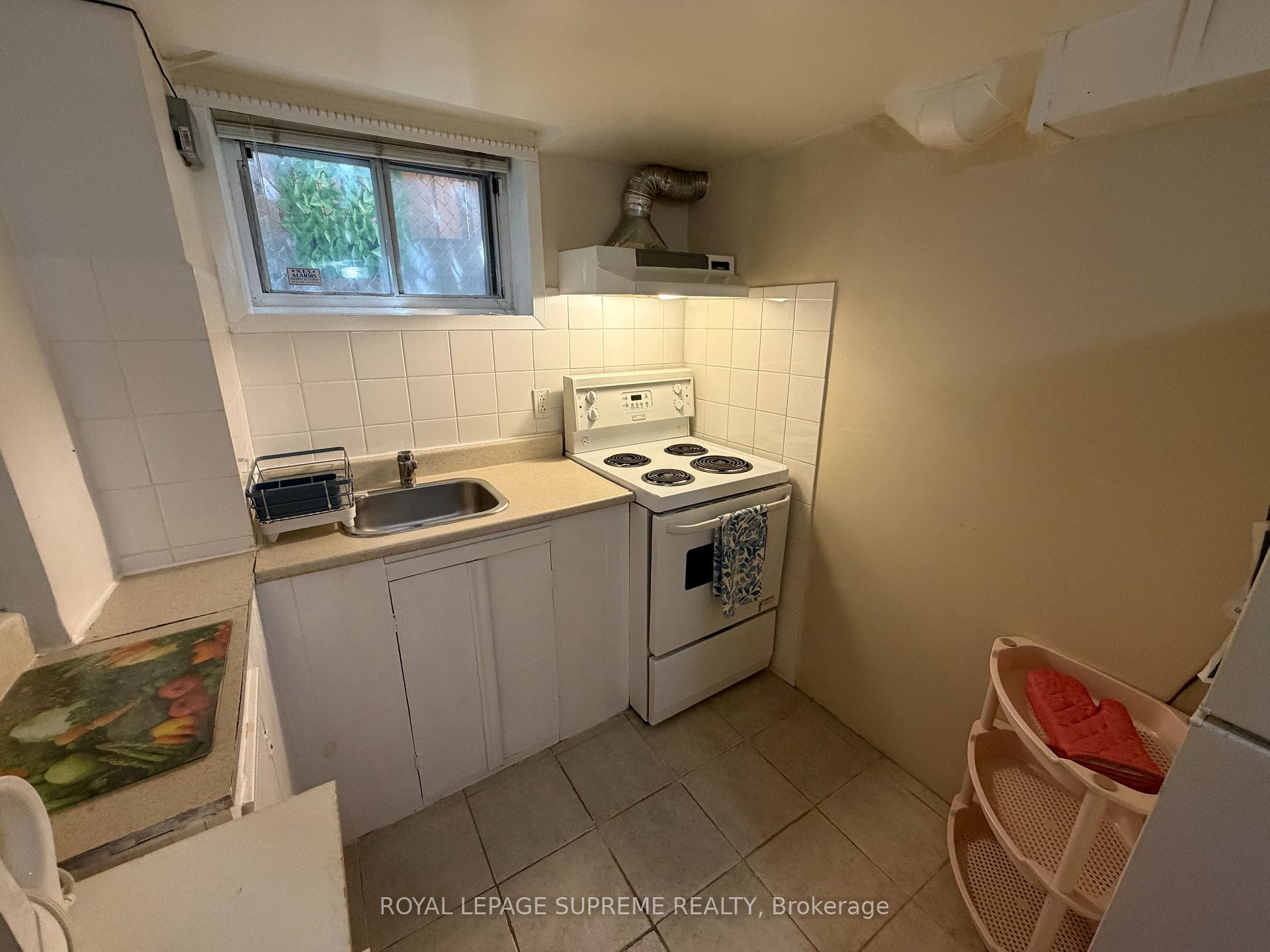 1074 Briar Hill Avenue, Toronto