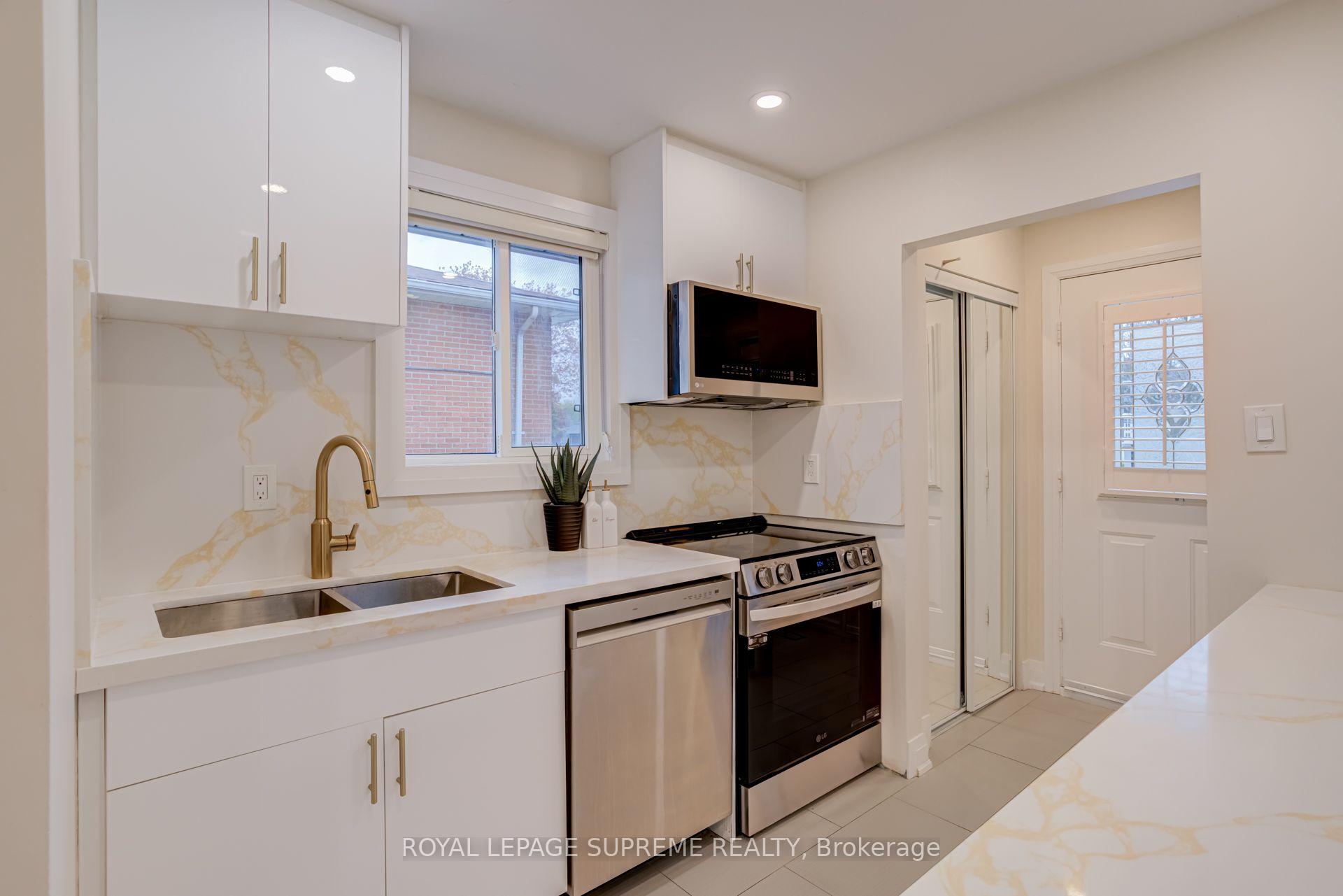 143 Voltarie Crescent Upper