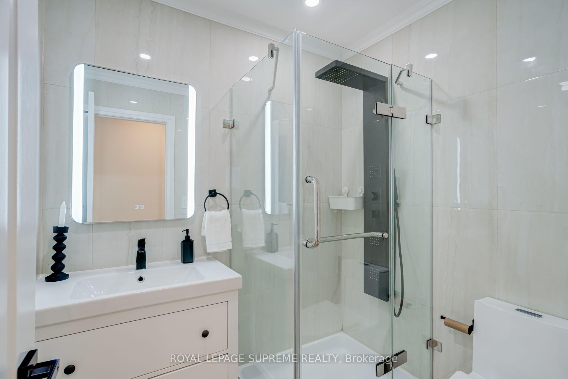 143 Voltarie Crescent Upper