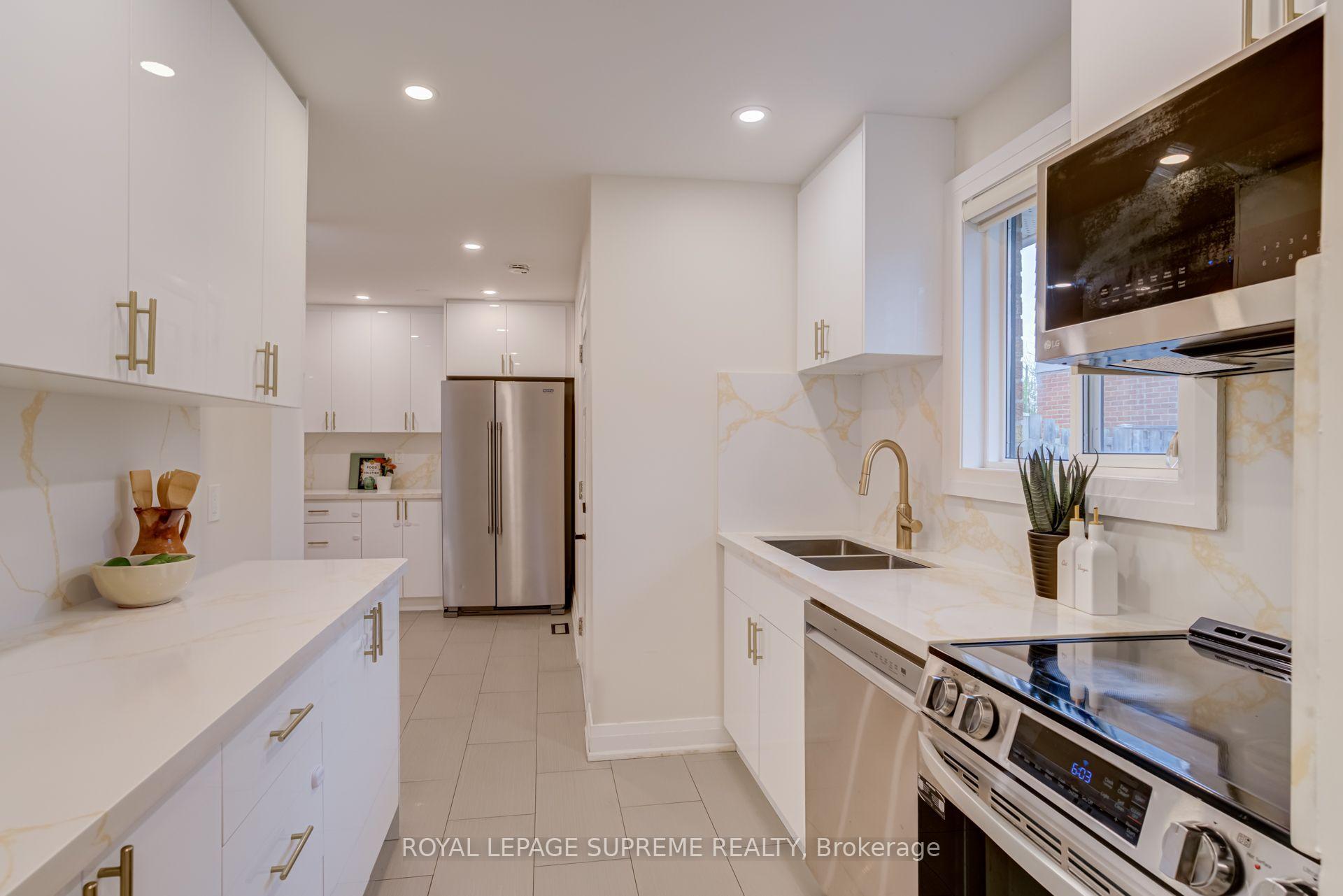 143 Voltarie Crescent Upper