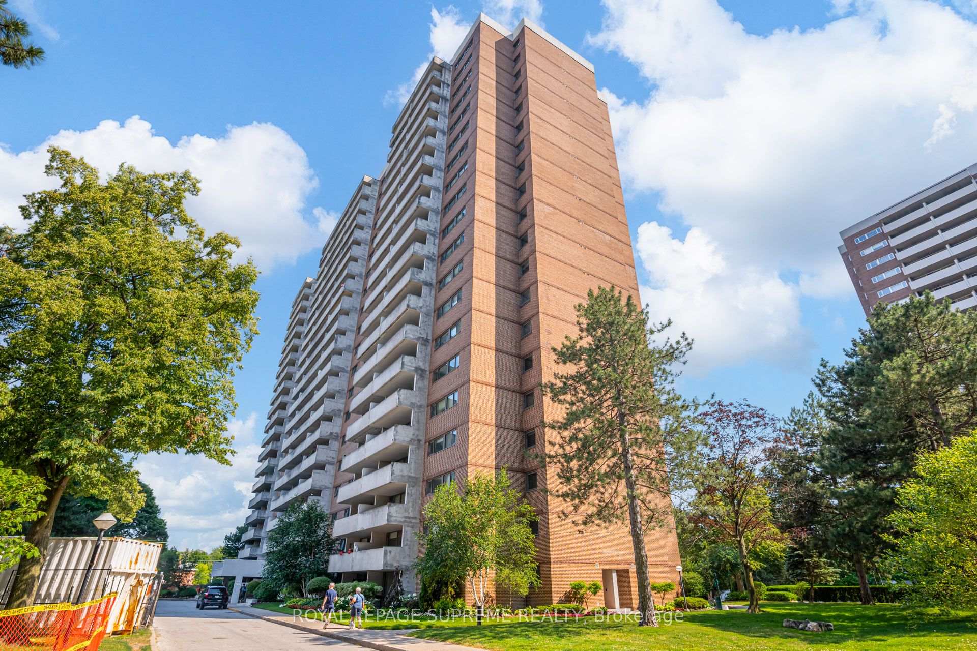 250 Scarlett Road 305, Toronto Unit: 305