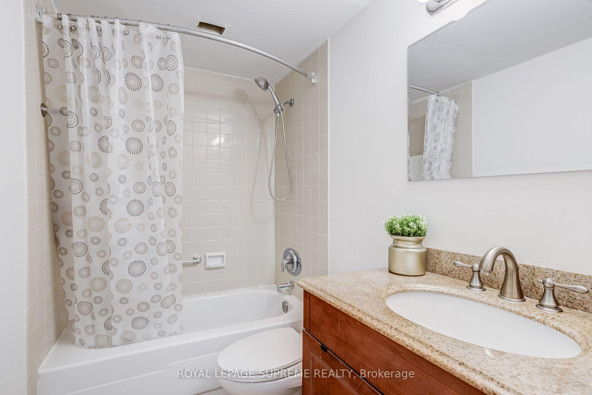 250 Scarlett Road 305, Toronto Unit: 305