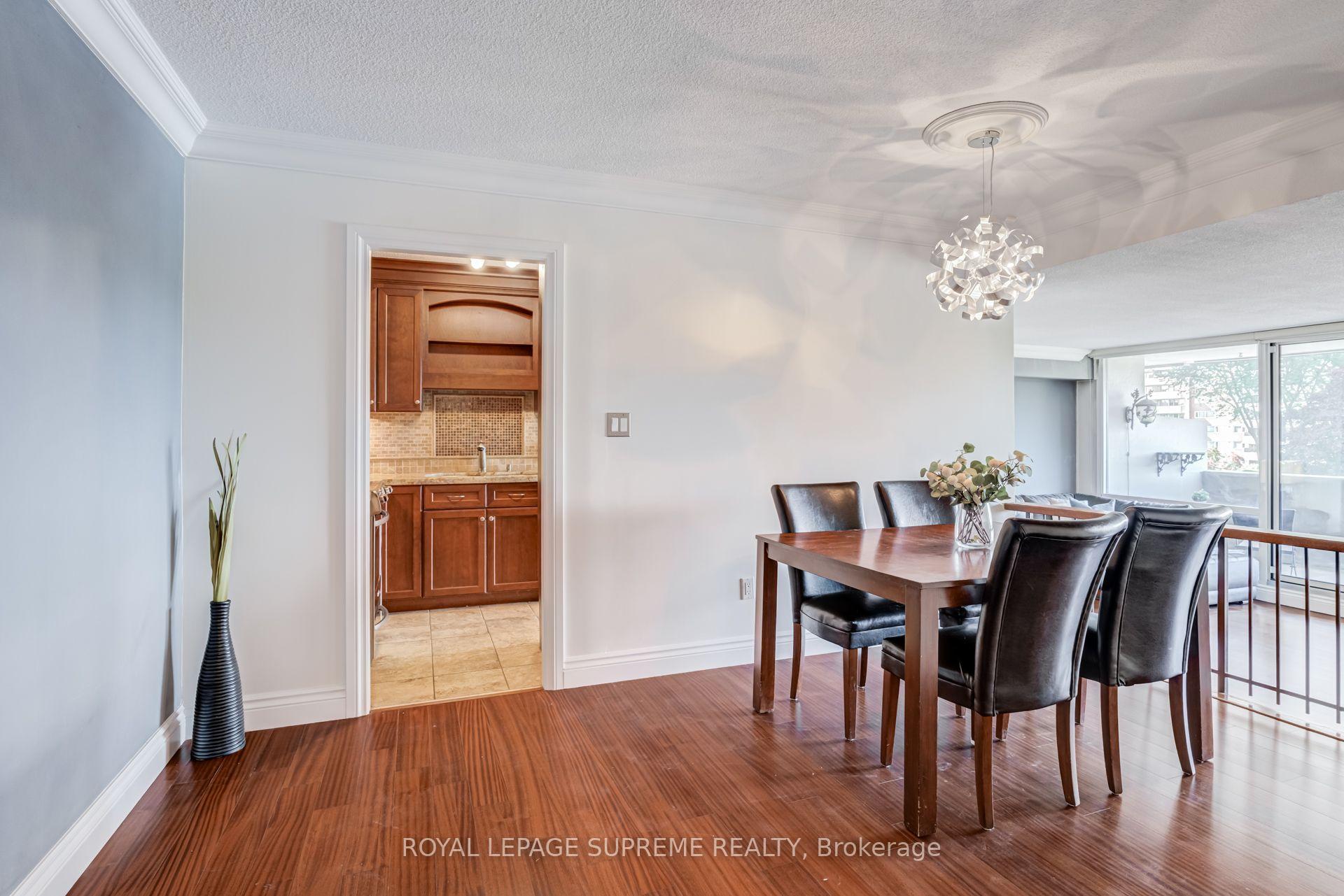 250 Scarlett Road 305, Toronto Unit: 305