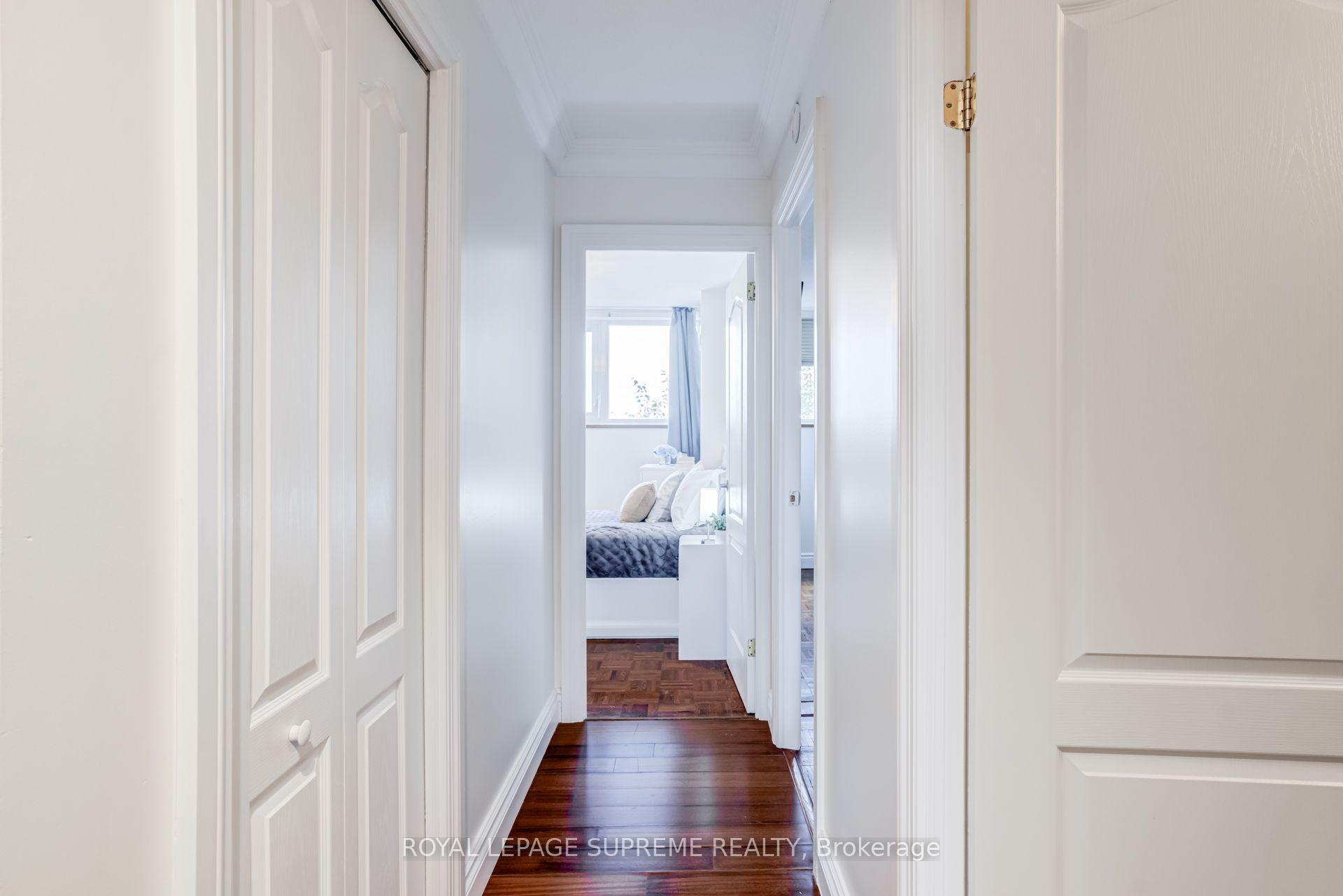 250 Scarlett Road 305, Toronto Unit: 305