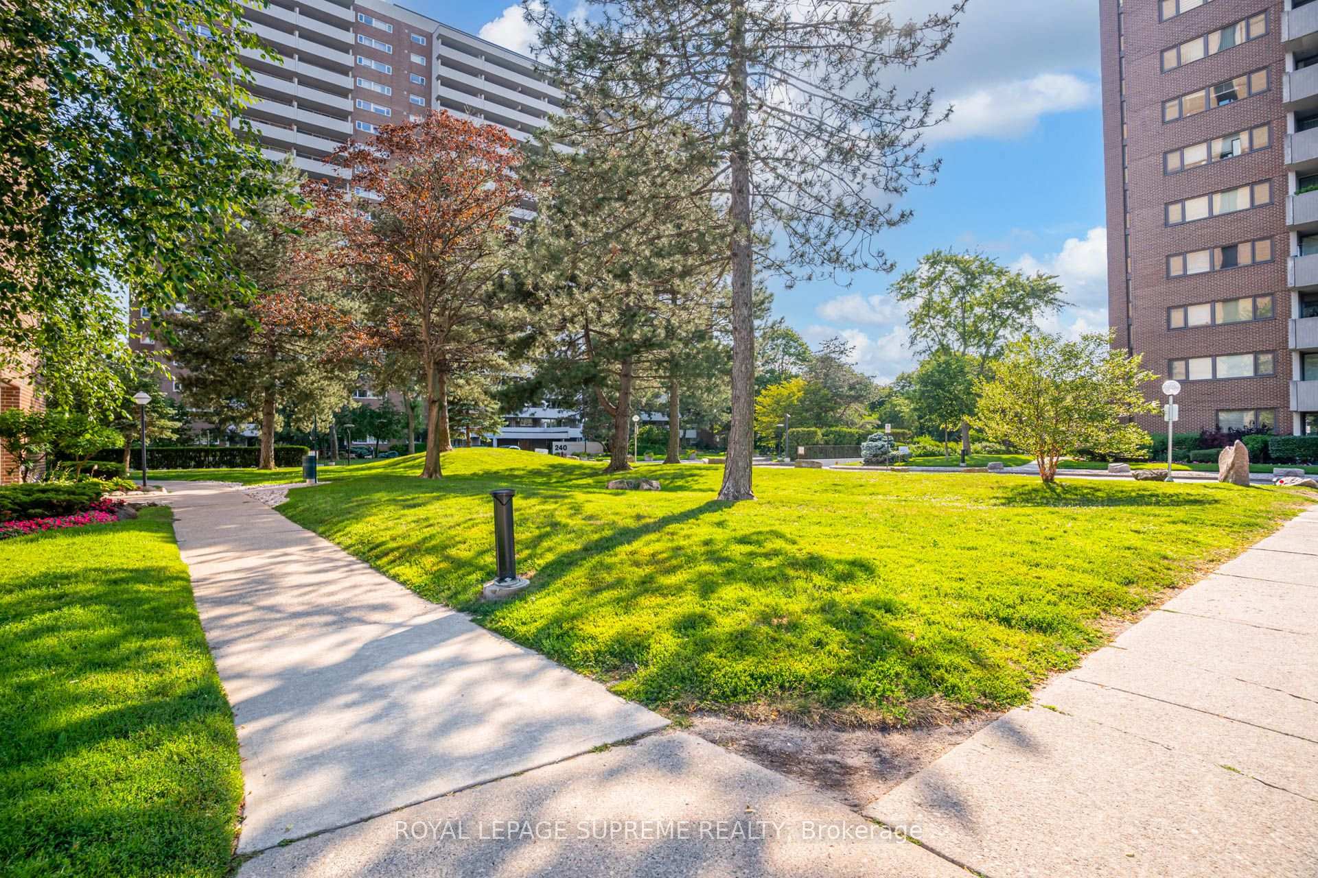250 Scarlett Road 305, Toronto Unit: 305