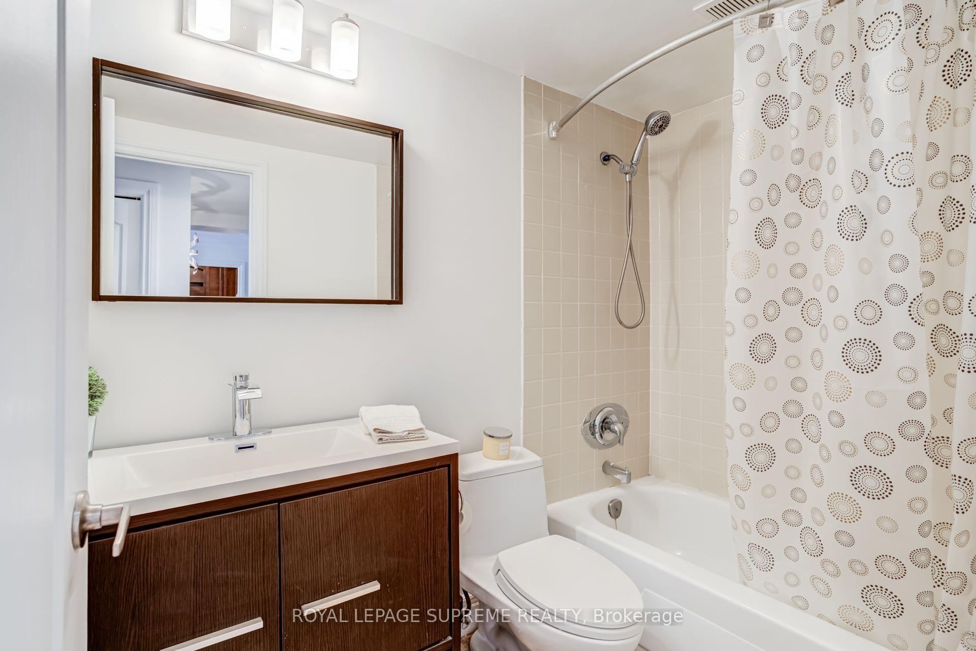 250 Scarlett Road 305, Toronto Unit: 305