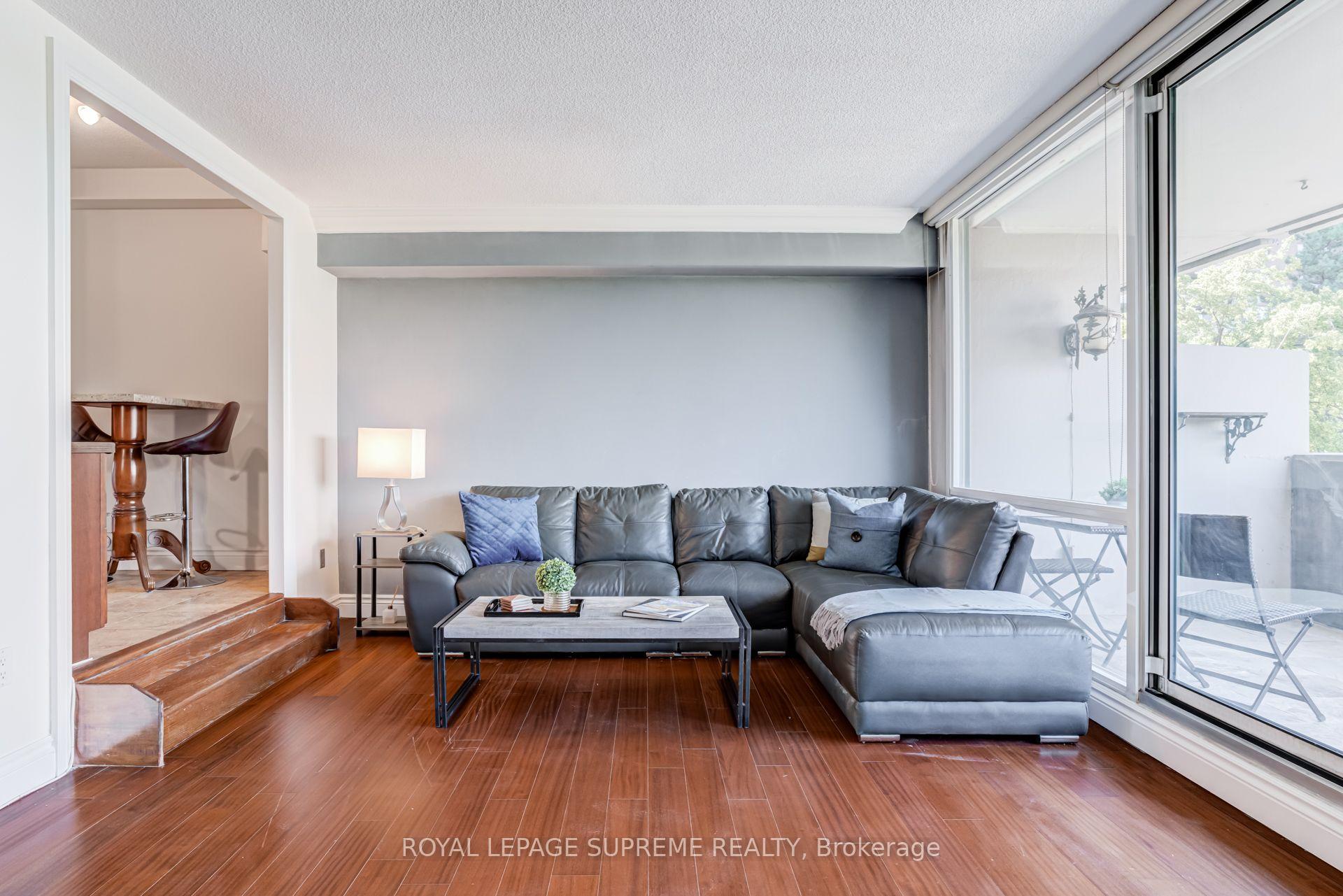 250 Scarlett Road 305, Toronto Unit: 305