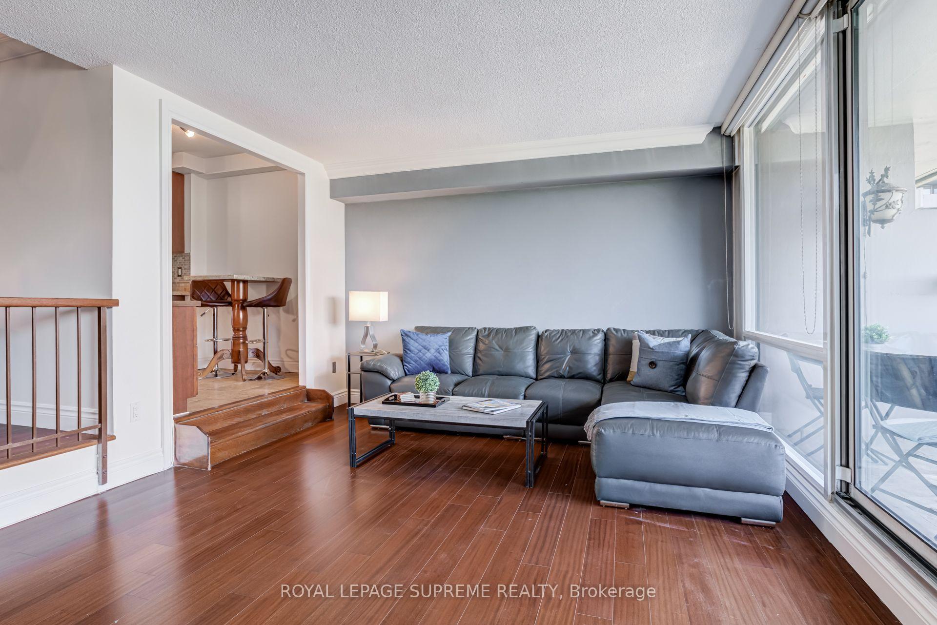 250 Scarlett Road 305, Toronto Unit: 305