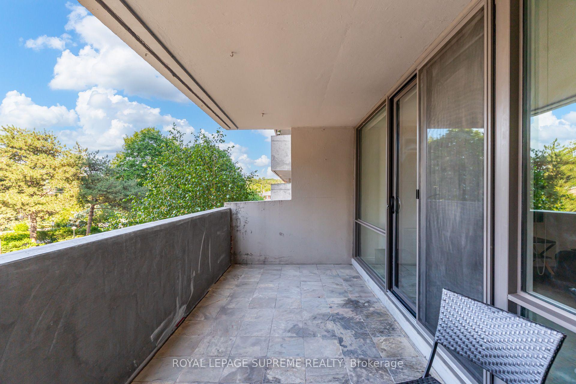 250 Scarlett Road 305, Toronto Unit: 305