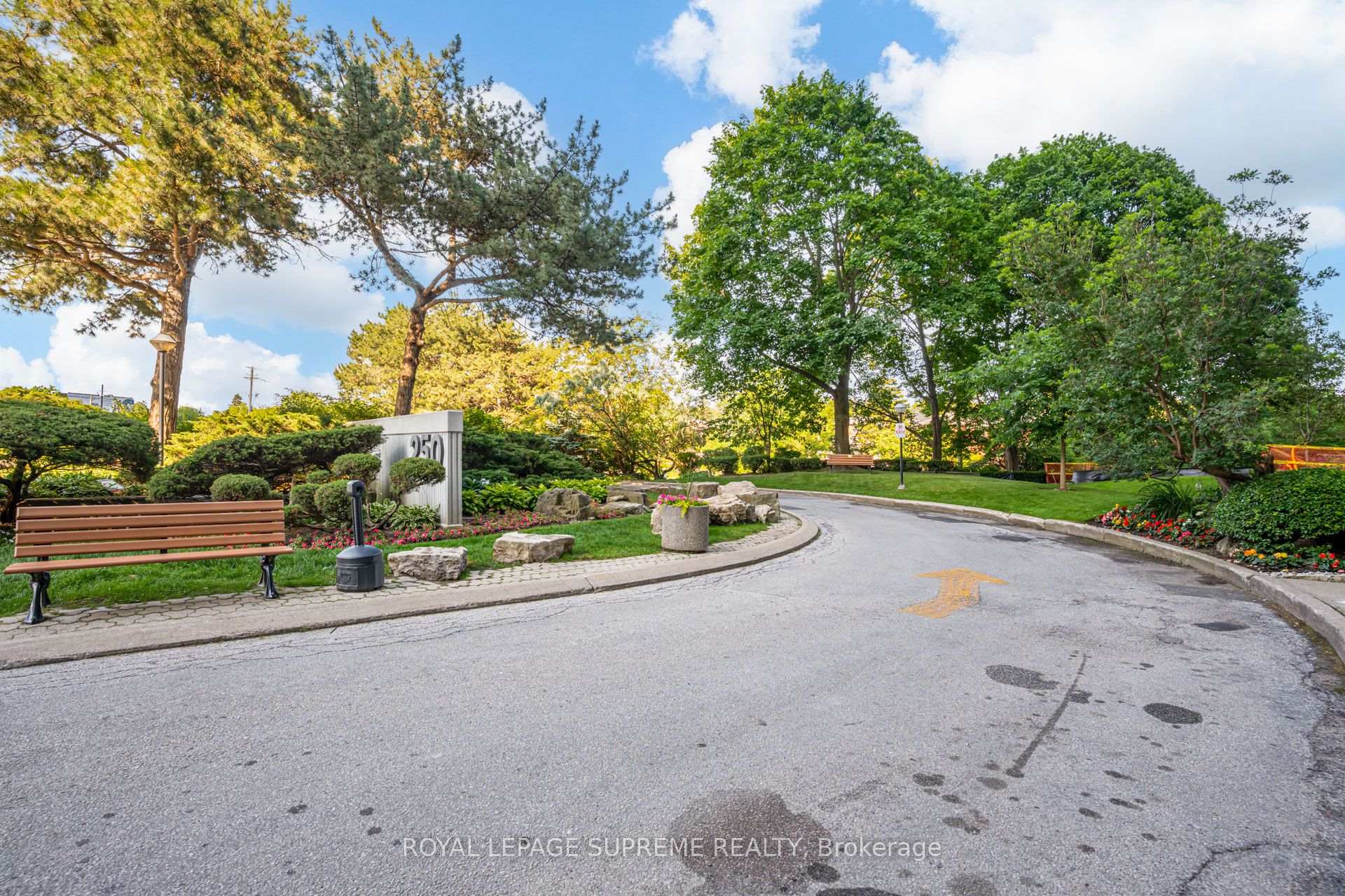 250 Scarlett Road 305, Toronto Unit: 305