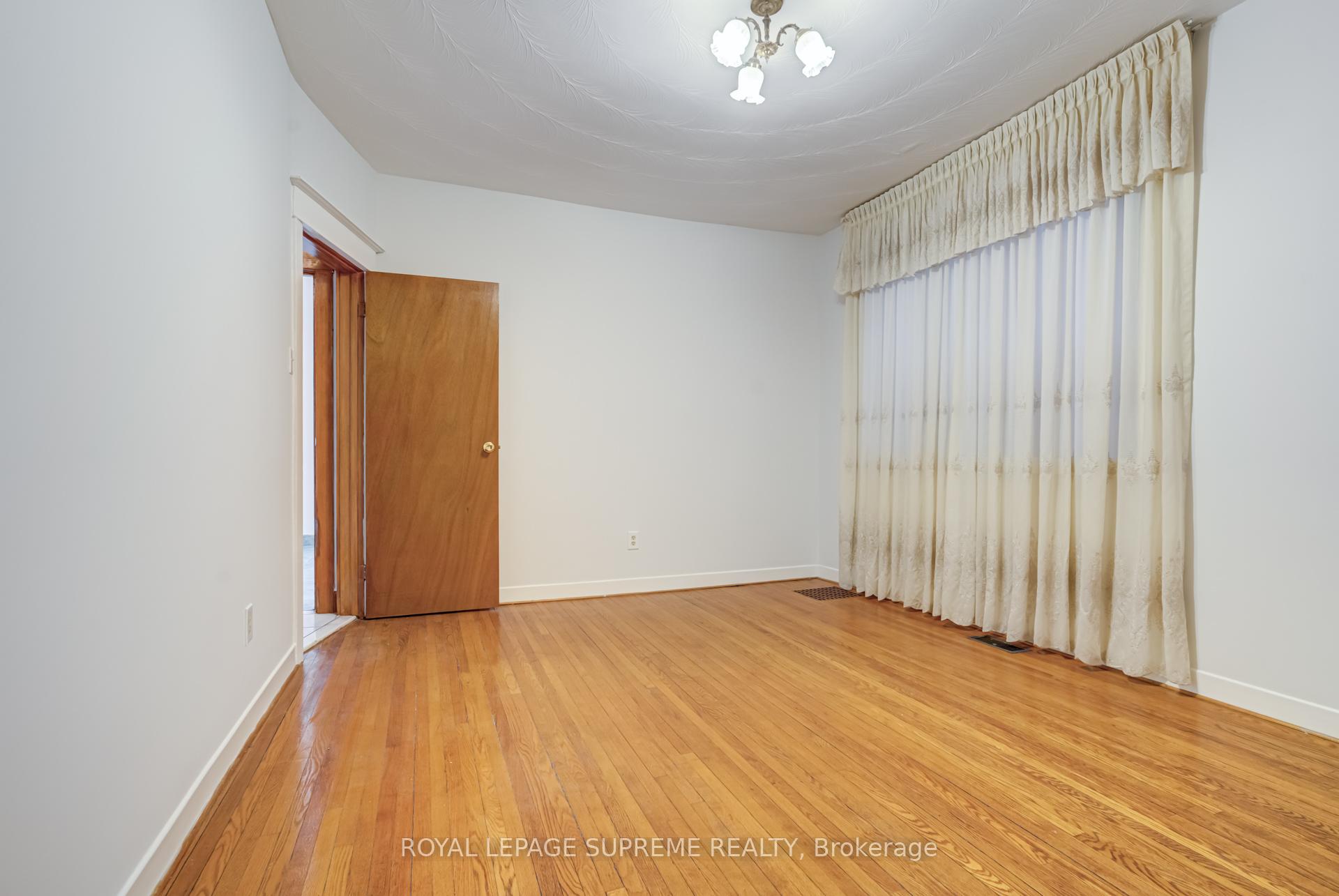 160 Shanly Street Lower, Toronto Unit: Lower