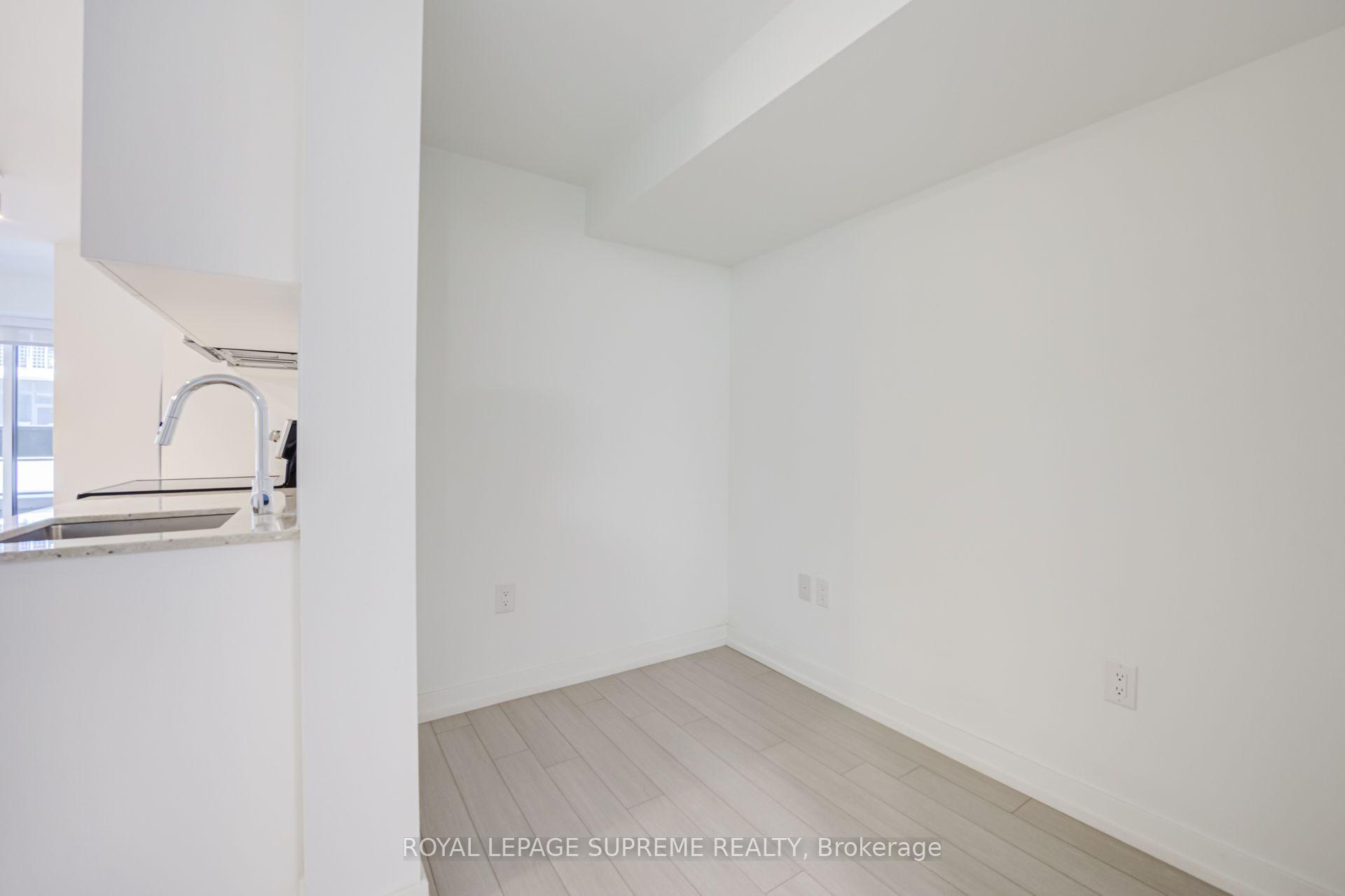 4010 Eglinton Avenue W 215, Toronto Unit: 215