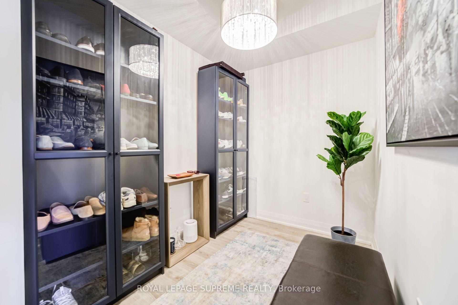 10 Gibbs Road 414, Toronto Unit: 414