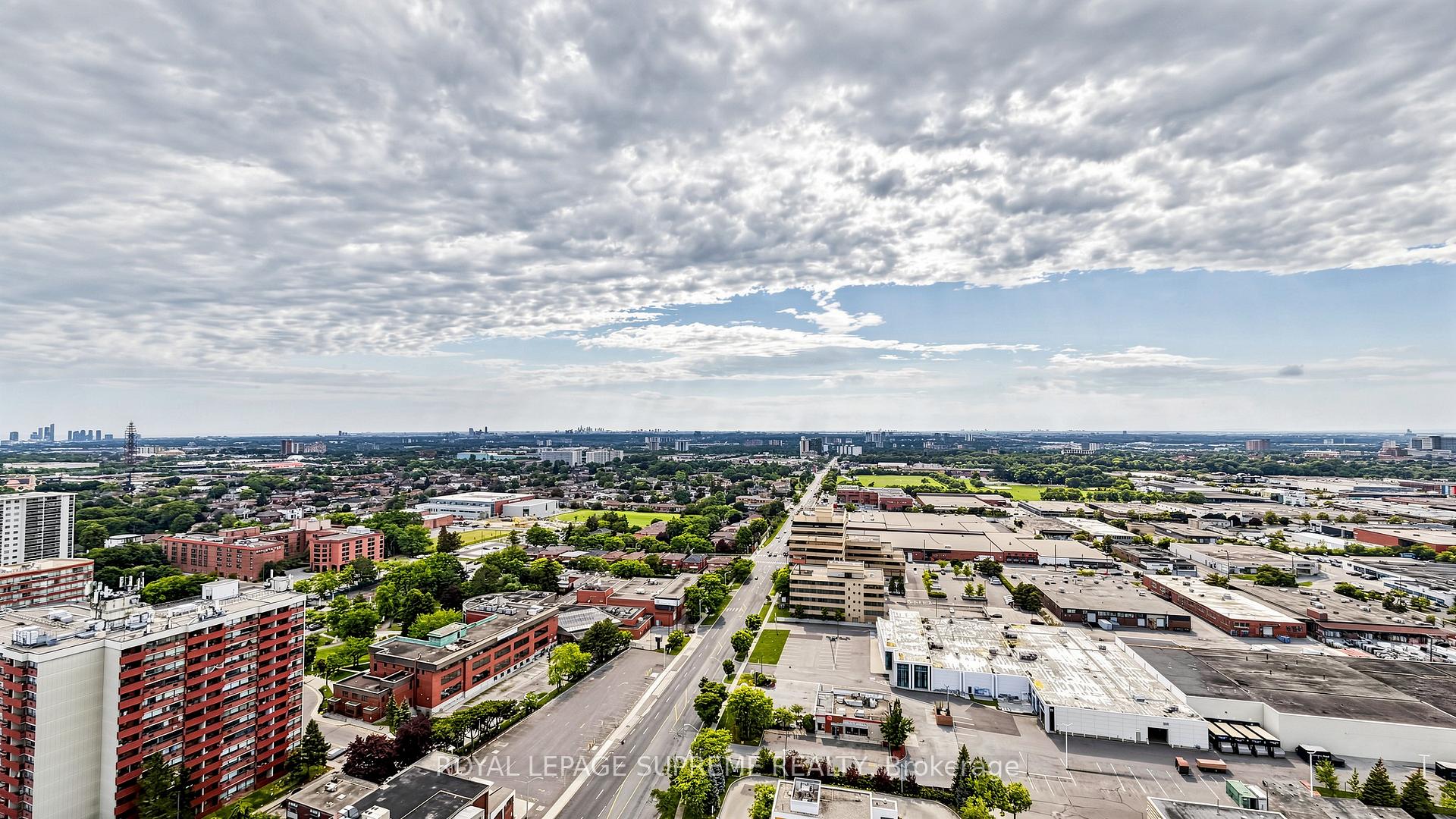 830 W Lawrence Avenue W 2702, Toronto Unit: 2702