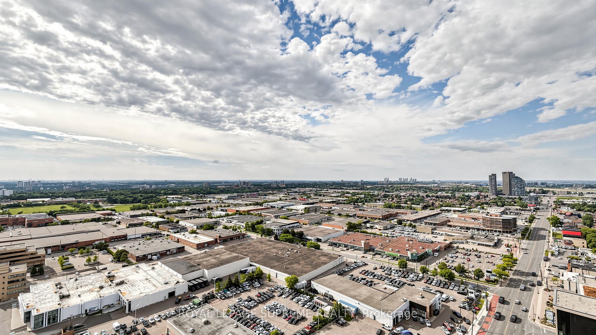 830 W Lawrence Avenue W 2702, Toronto Unit: 2702