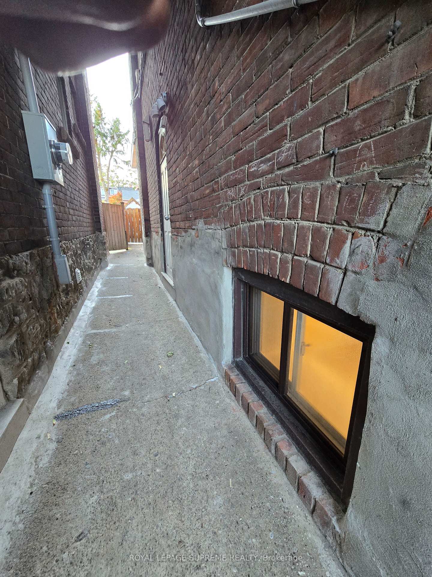 20 Edna Avenue Basement, Toronto Unit: Basement