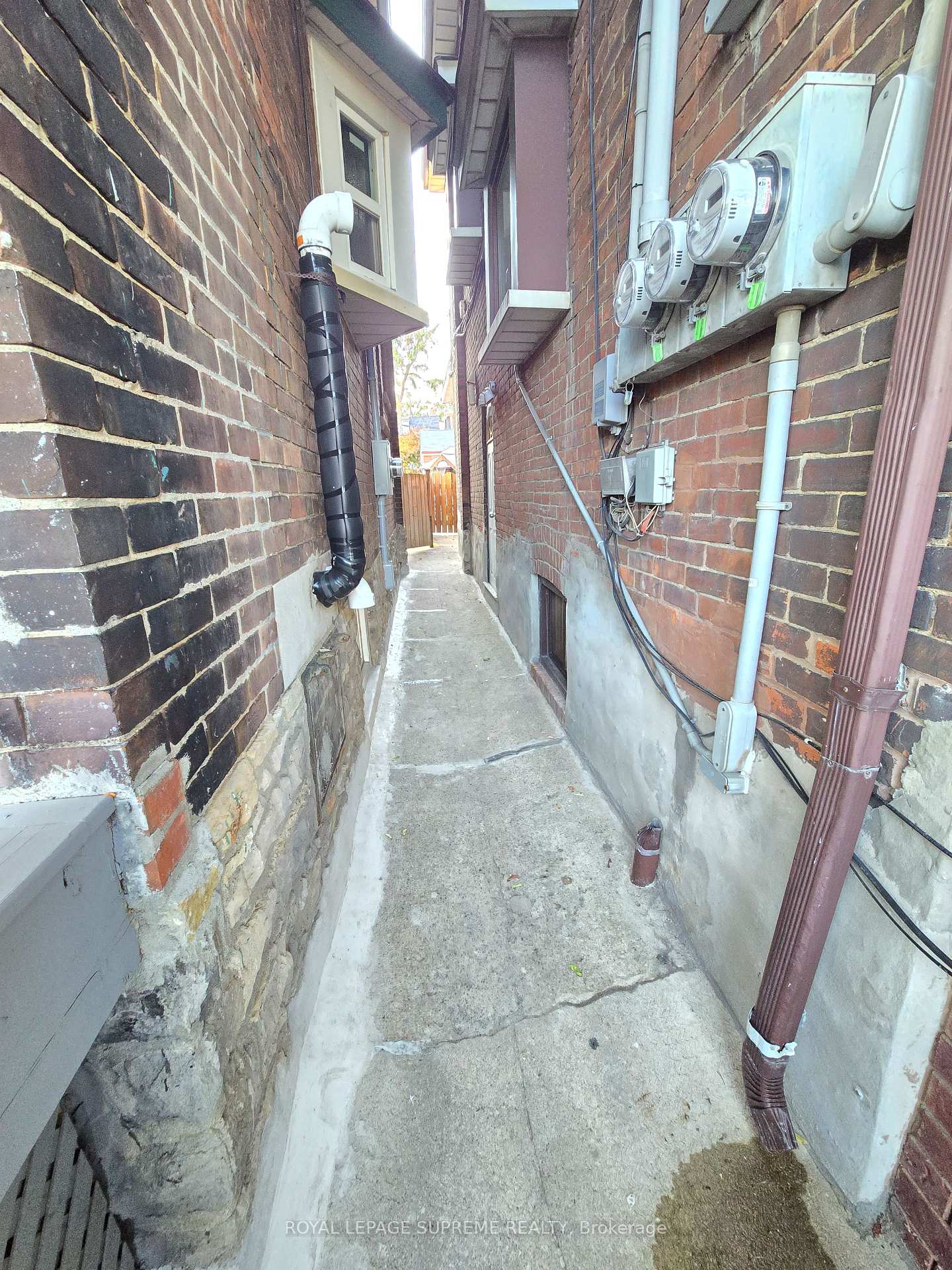 20 Edna Avenue Basement, Toronto Unit: Basement