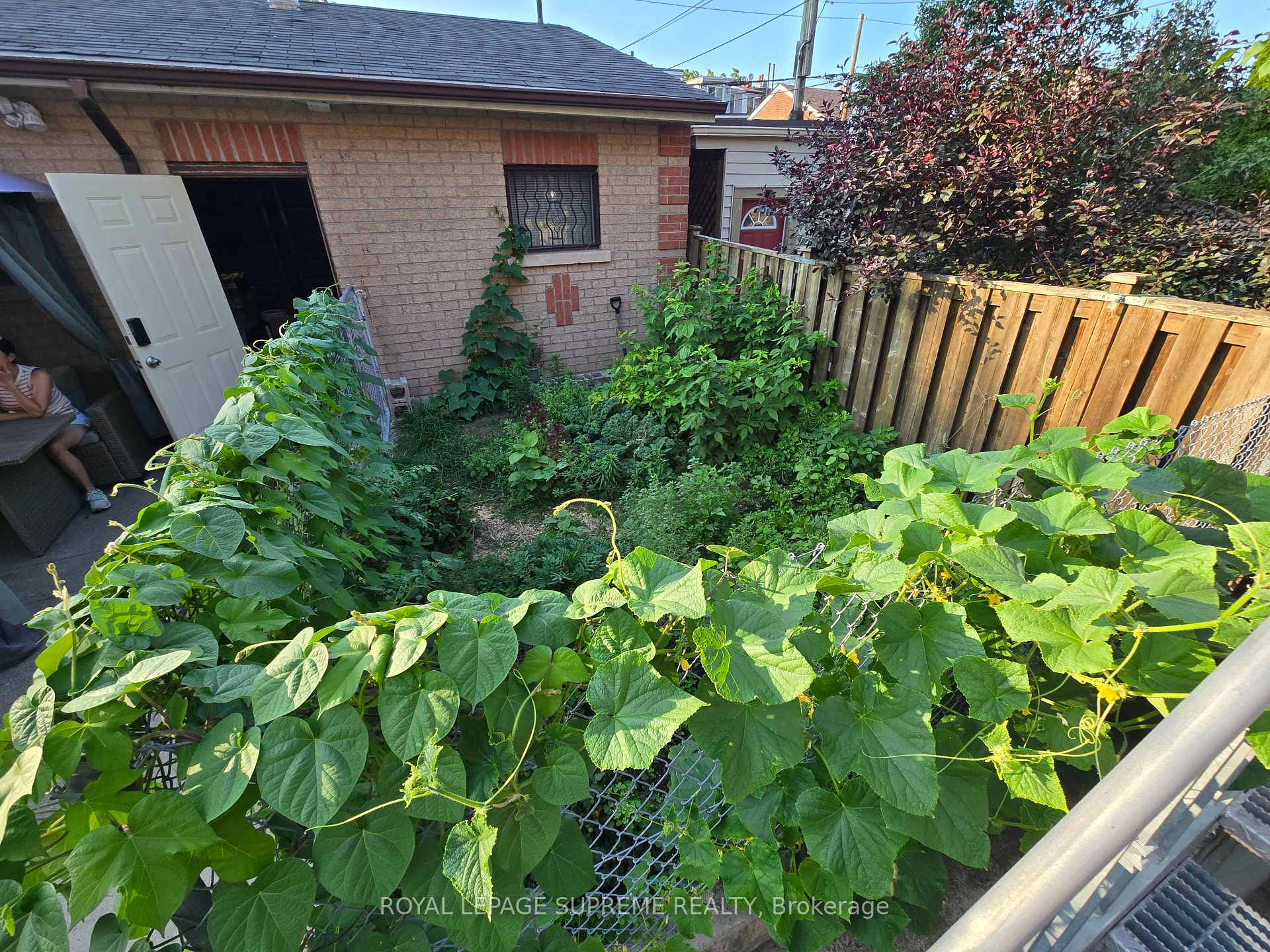 20 Edna Avenue Basement, Toronto Unit: Basement