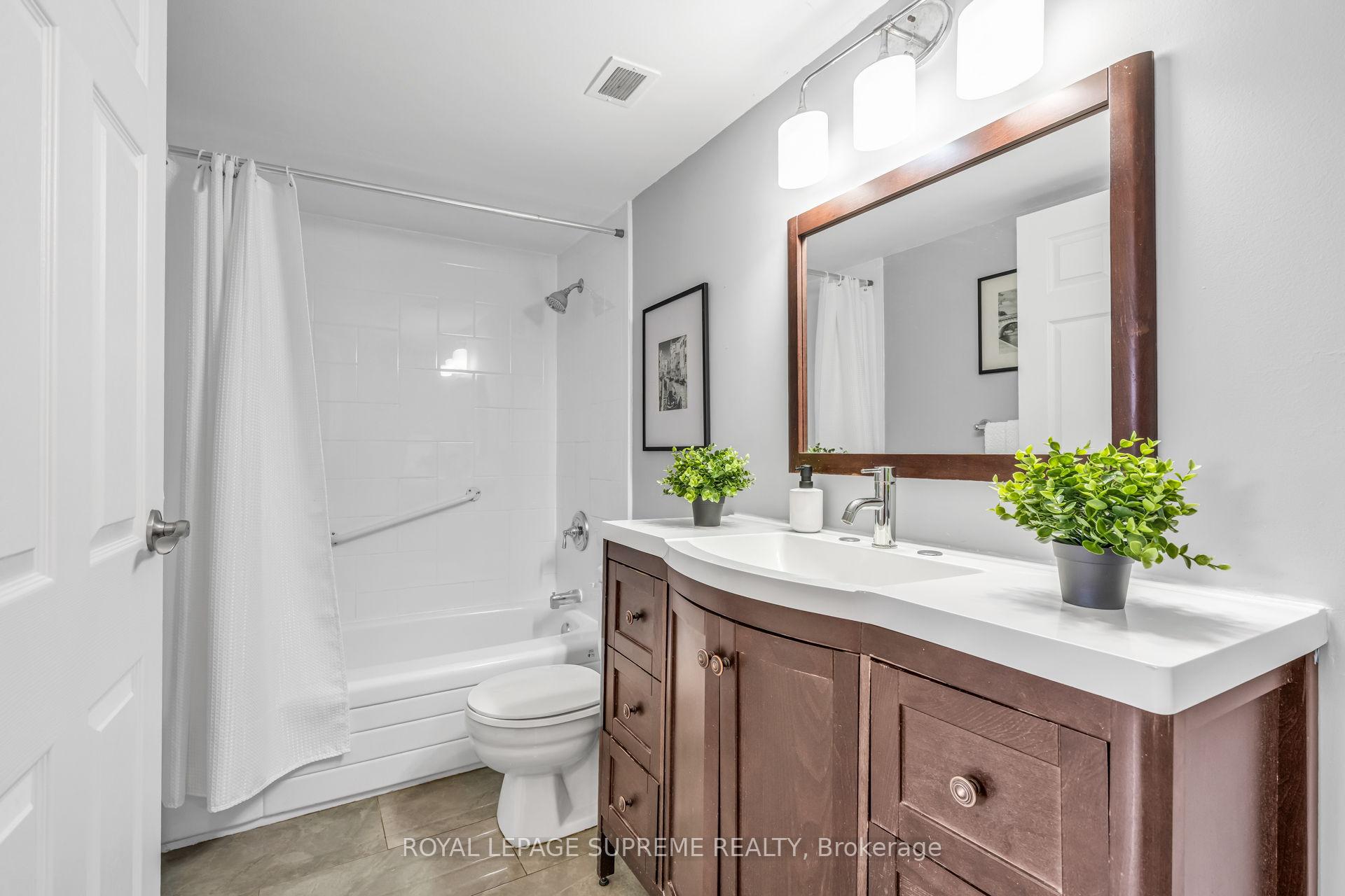 3590 Kaneff Crescent 1907