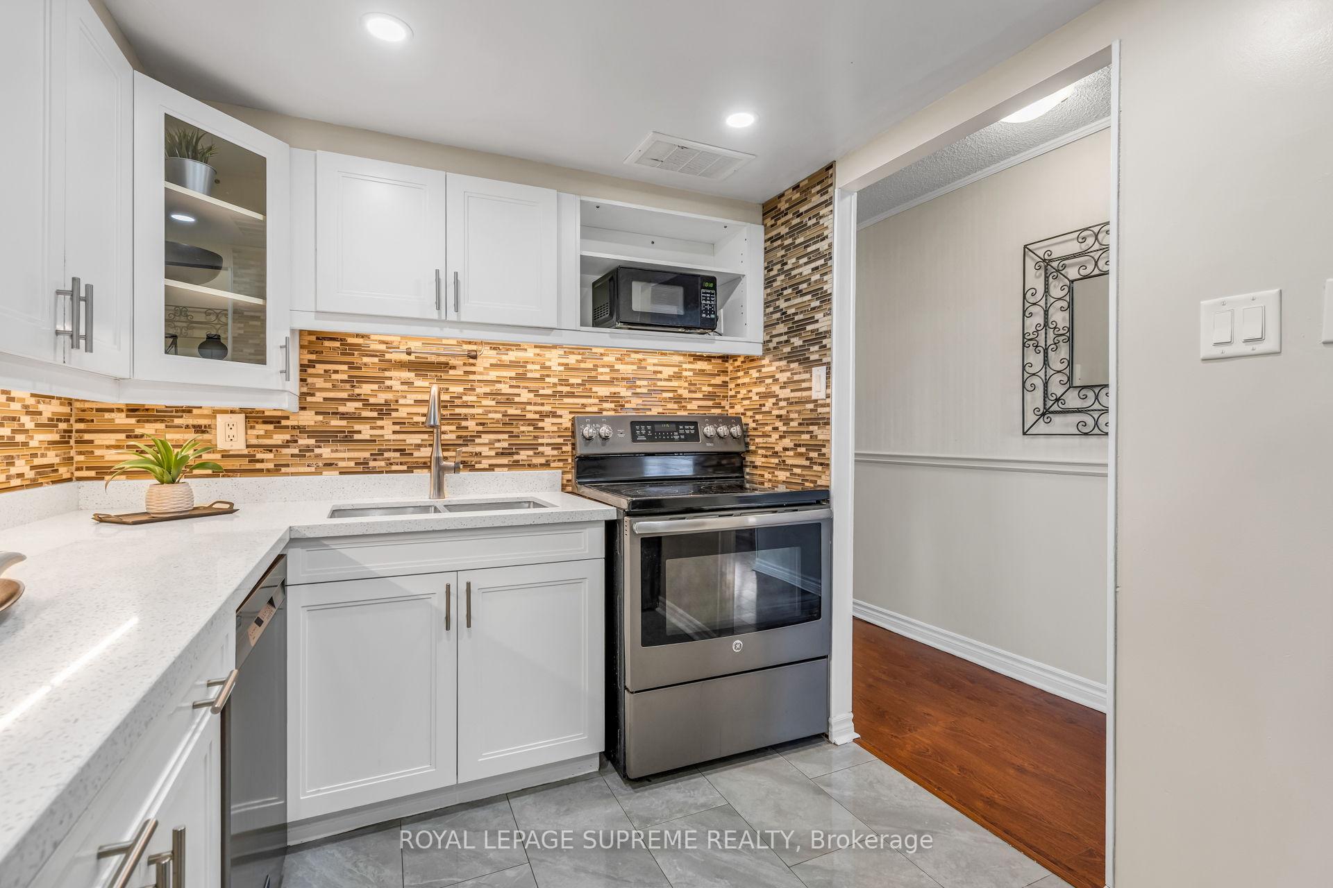 3590 Kaneff Crescent 1907