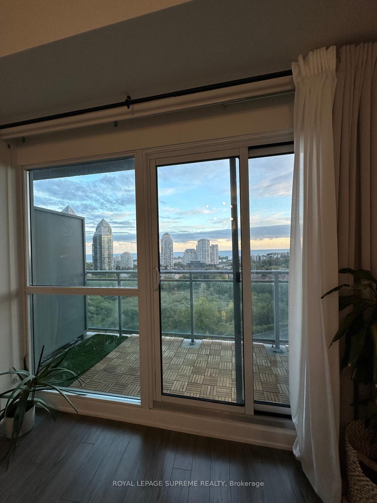 165 Legion Road 1429, Toronto Unit: 1429