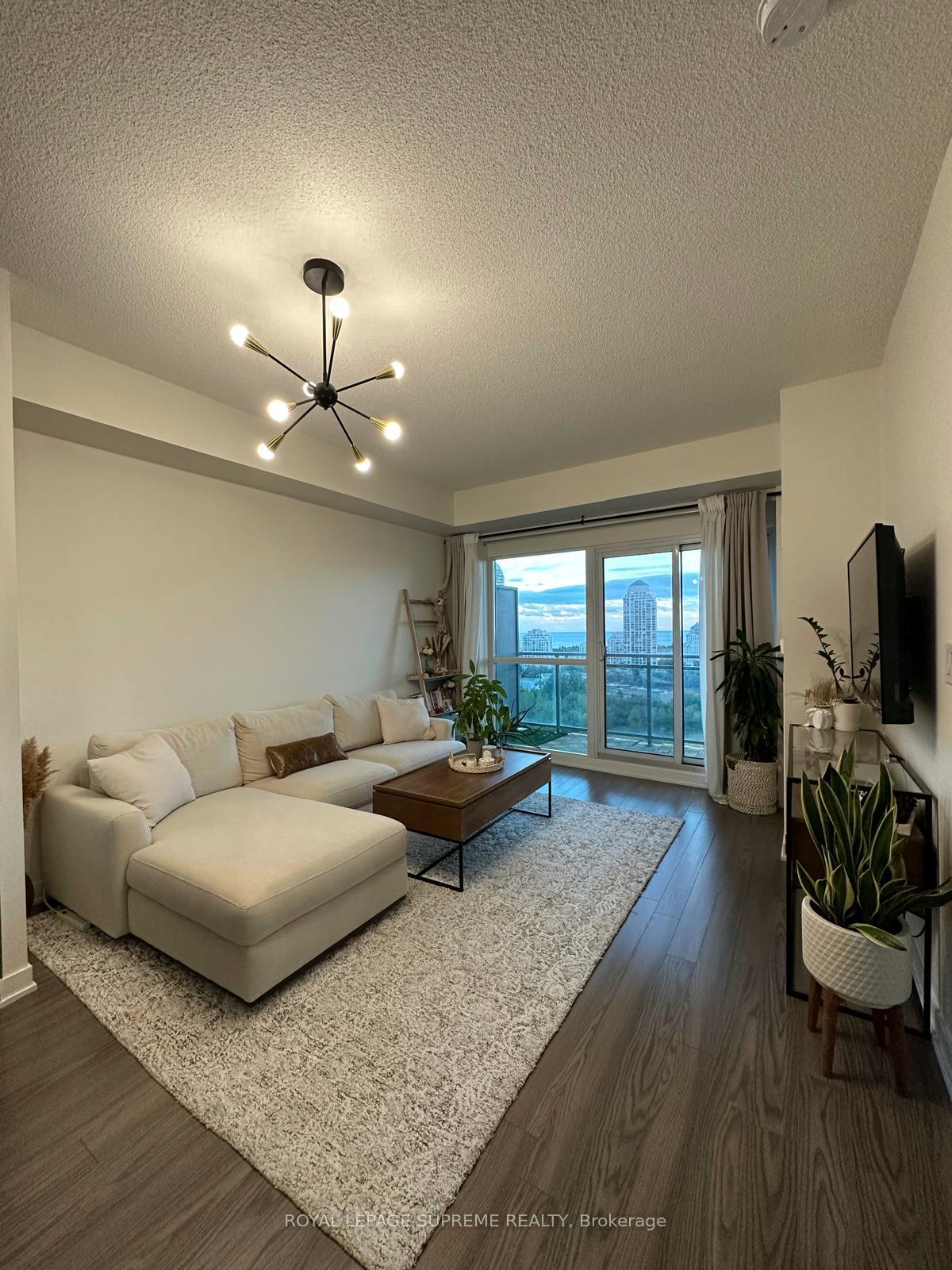 165 Legion Road 1429, Toronto Unit: 1429