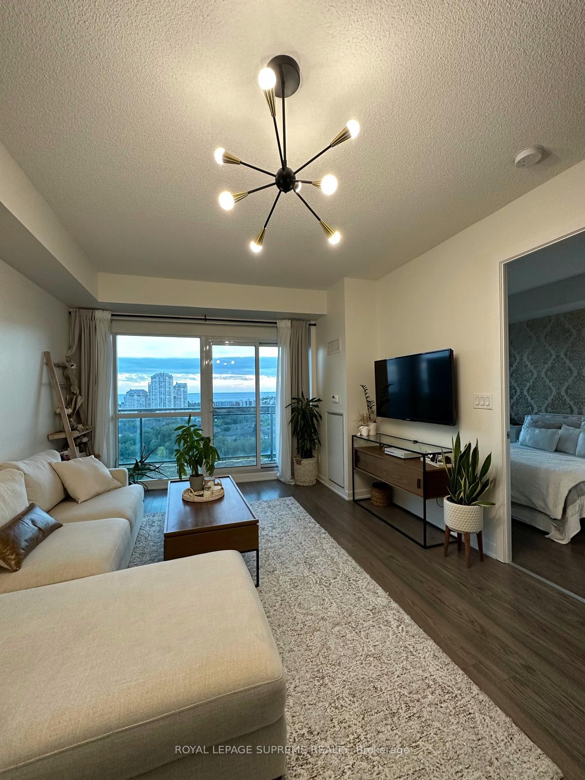 165 Legion Road 1429, Toronto Unit: 1429