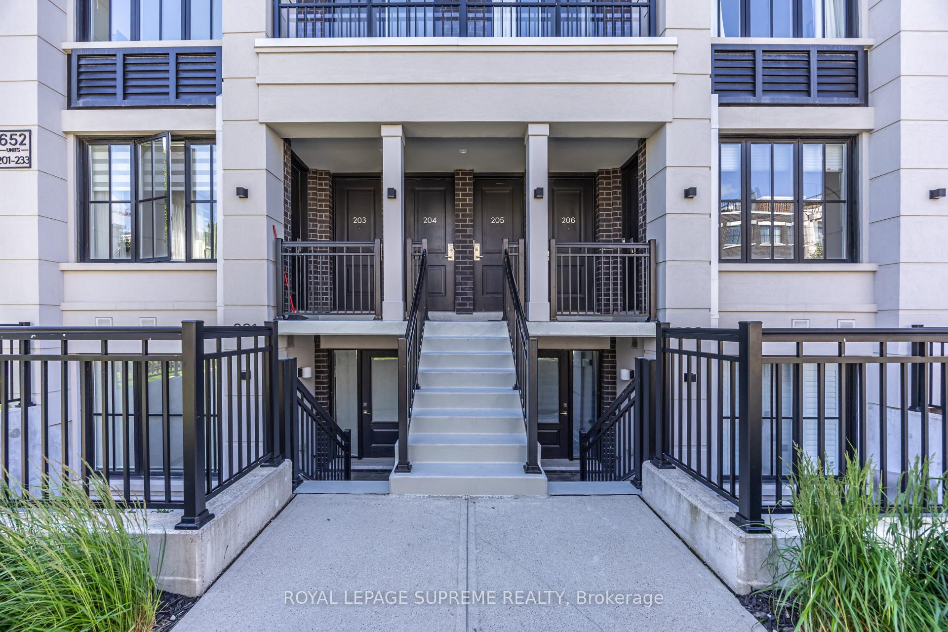 652 Cricklewood Drive 207