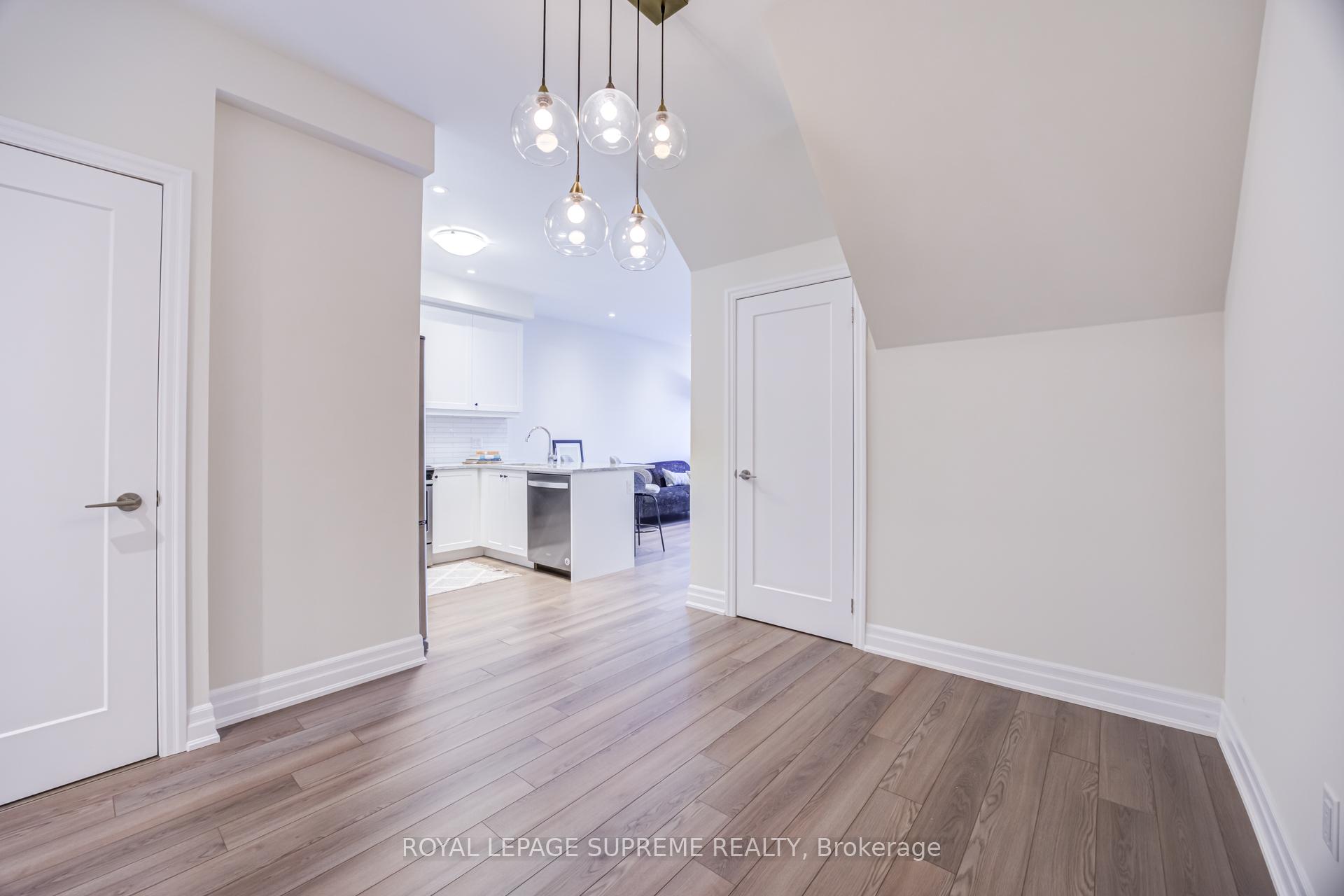 652 Cricklewood Drive 207