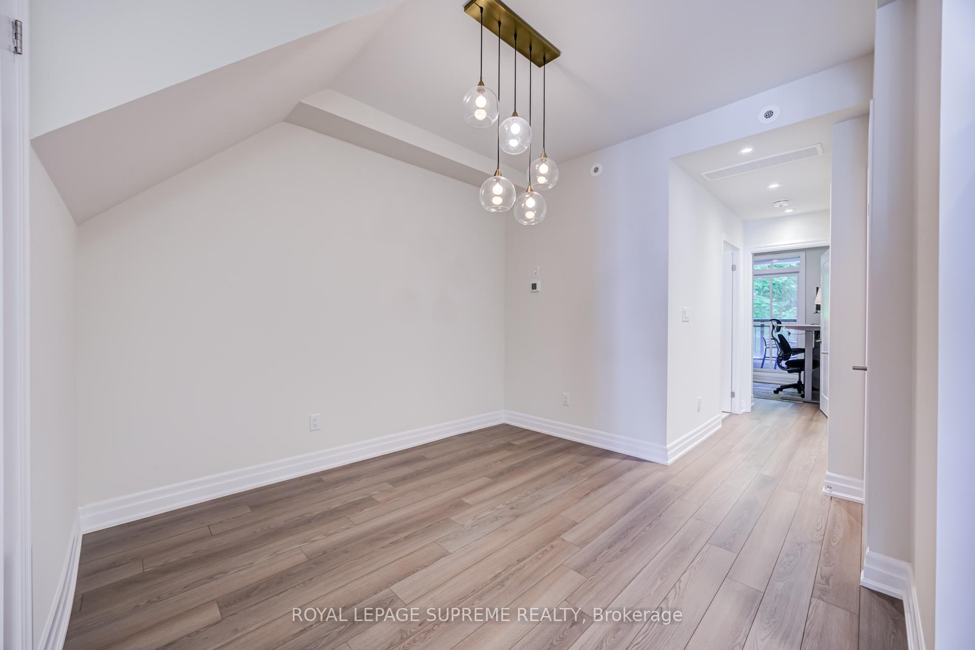 652 Cricklewood Drive 207